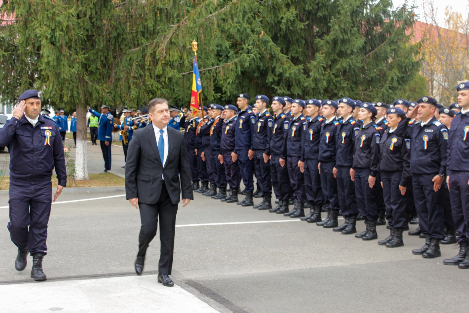 FOTO/700 de jandarmi au absolvit şcoala. Şefii de promoţie au obţinut medii de peste 9
