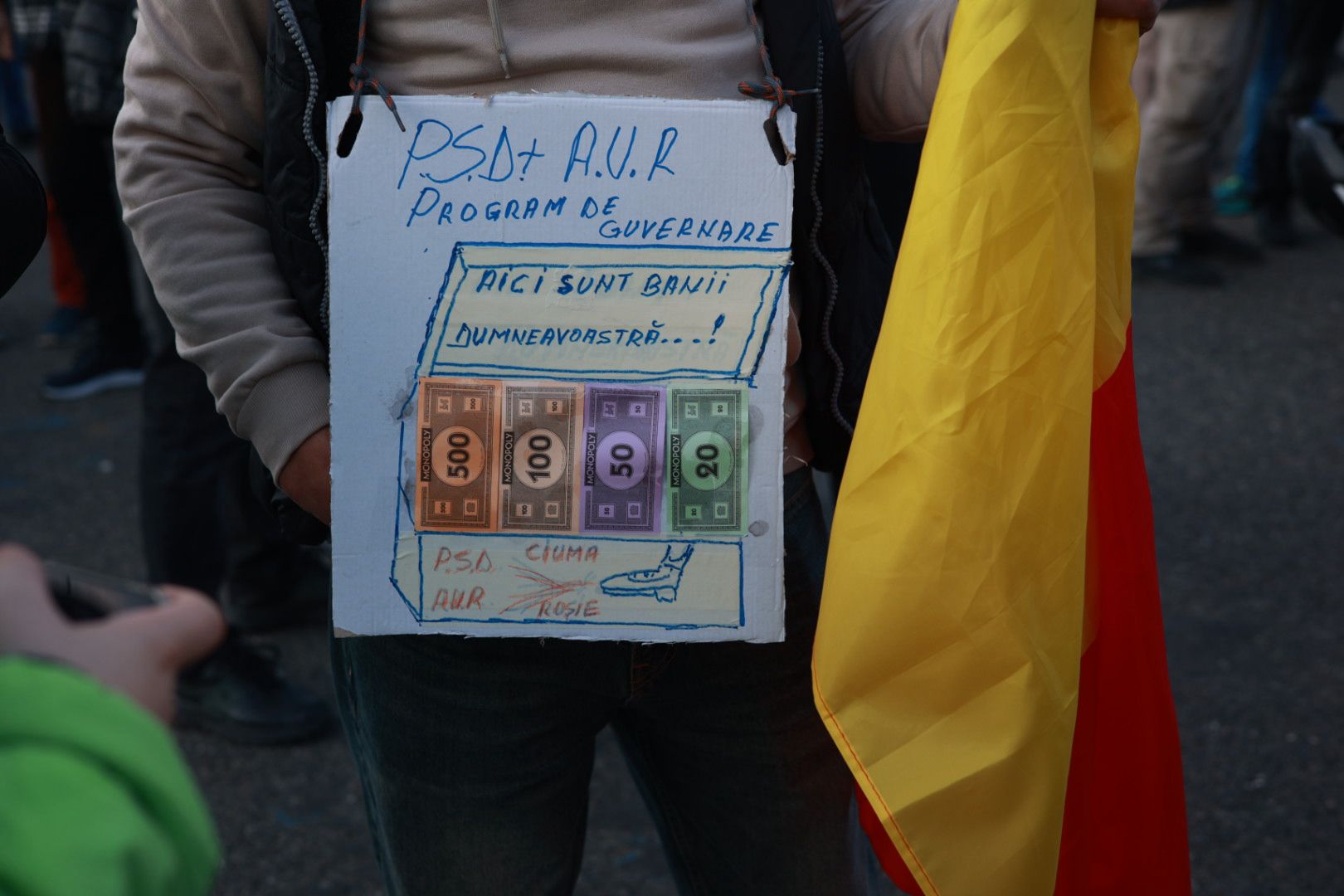 Miting în Piața Victoriei pentru susținerea lui Ilie Bolojan, înaintea moțiunii de cenzură: „AUR și PSD, aceeași mizerie”. Mesajul transmis de premier
