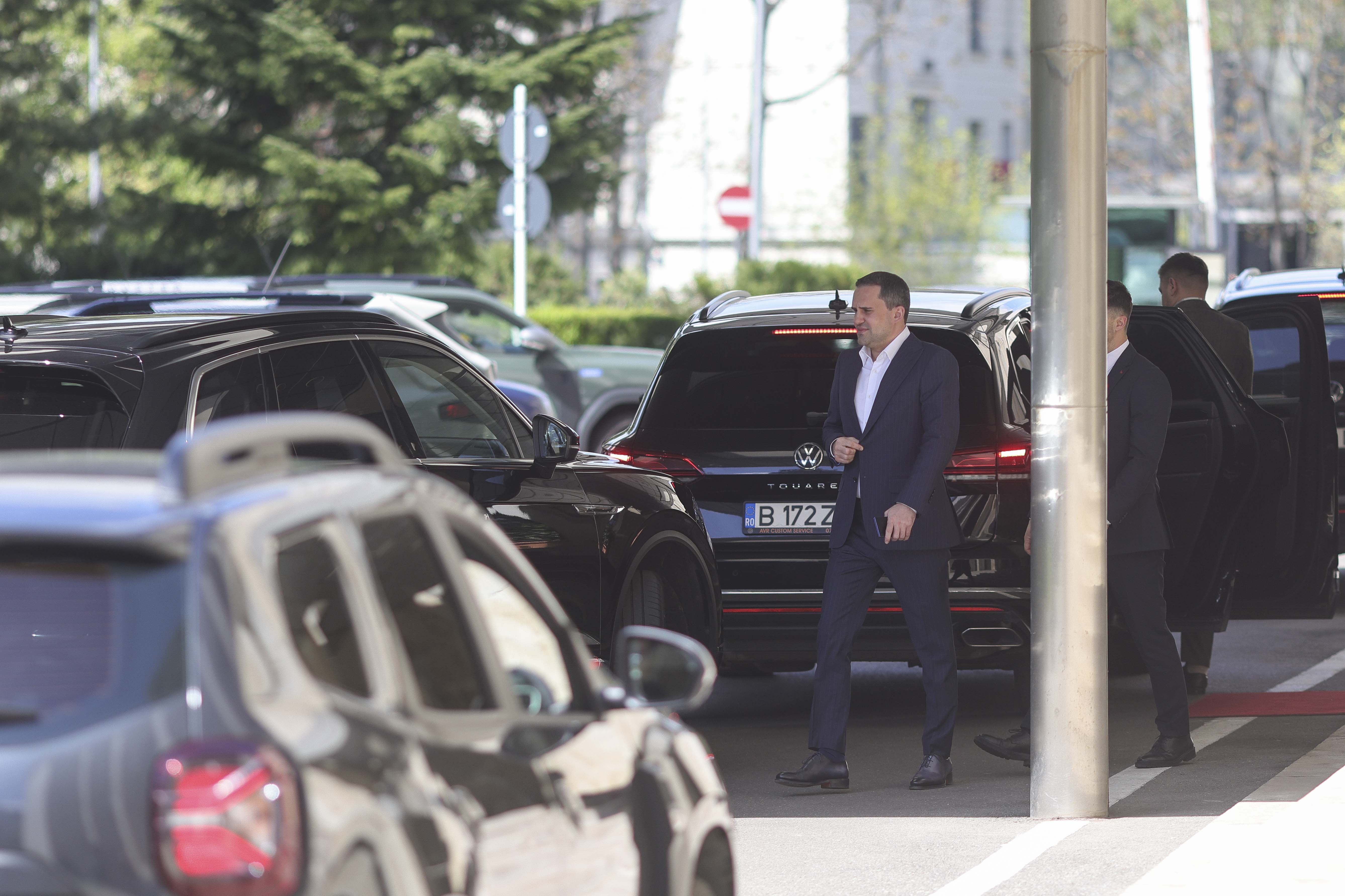 Imagini cu miniștrii PSD care și-au dat demisiile din Guvern. PSD: „Suntem pregătiți să participăm la formarea unui nou guvern pro-european”