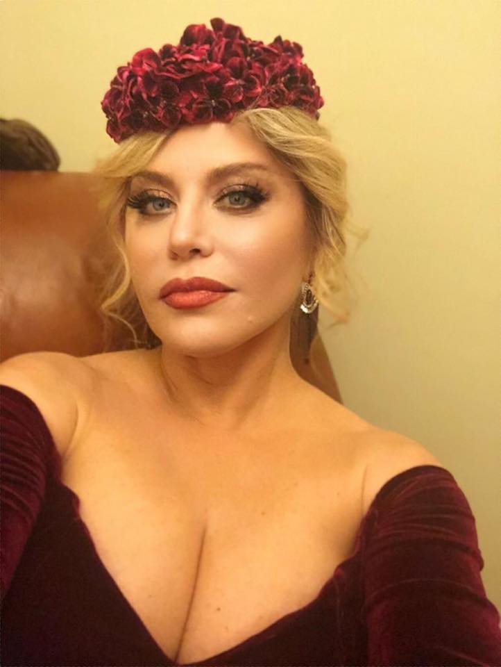 Loredana Groza a afișat un decolteu de vis. "Ce-i frumos și lui Dumnezeu îi place" | FOTO