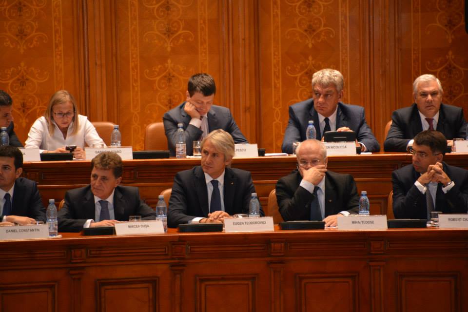 Atunci și acum: Eugen Teodorovici, ministrul care se ocupă de finanțele țării, dar are cinci credite la bănci, de aproape 800.000 de euro
