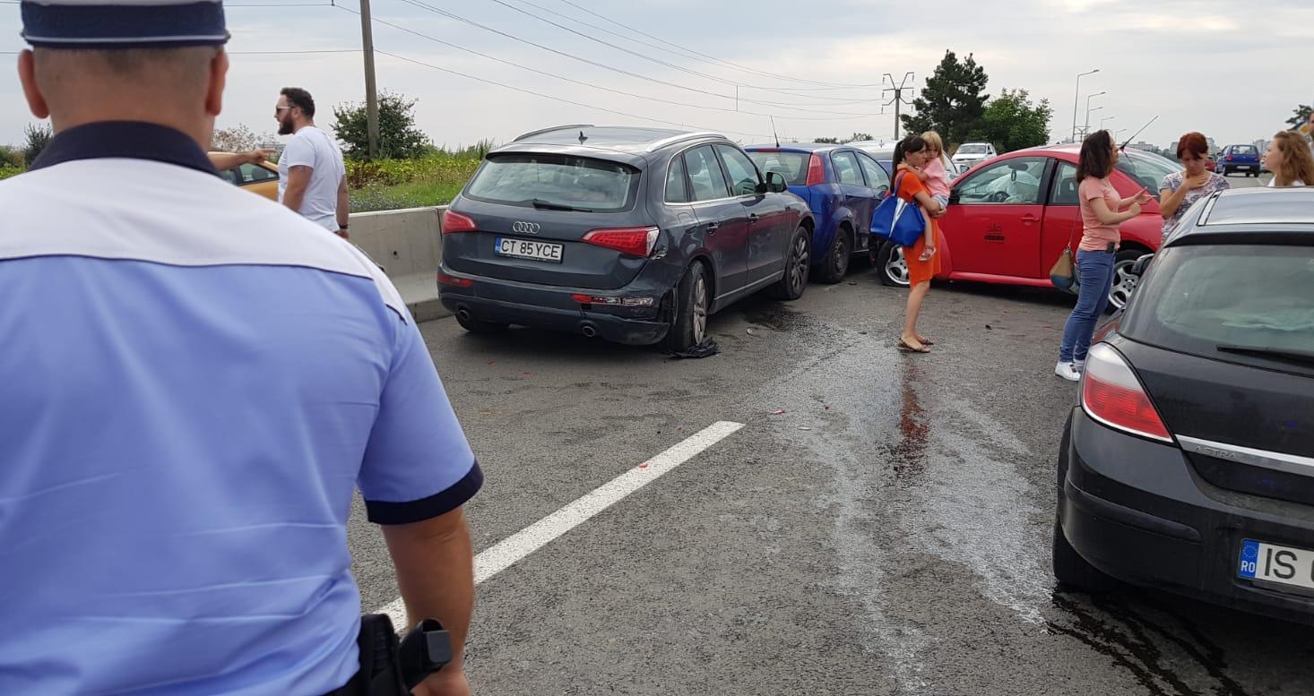 FOTO/ Accident în lanț cu șapte mașini la intrarea în municipiul Constanța. Drumul a fost blocat peste două ore