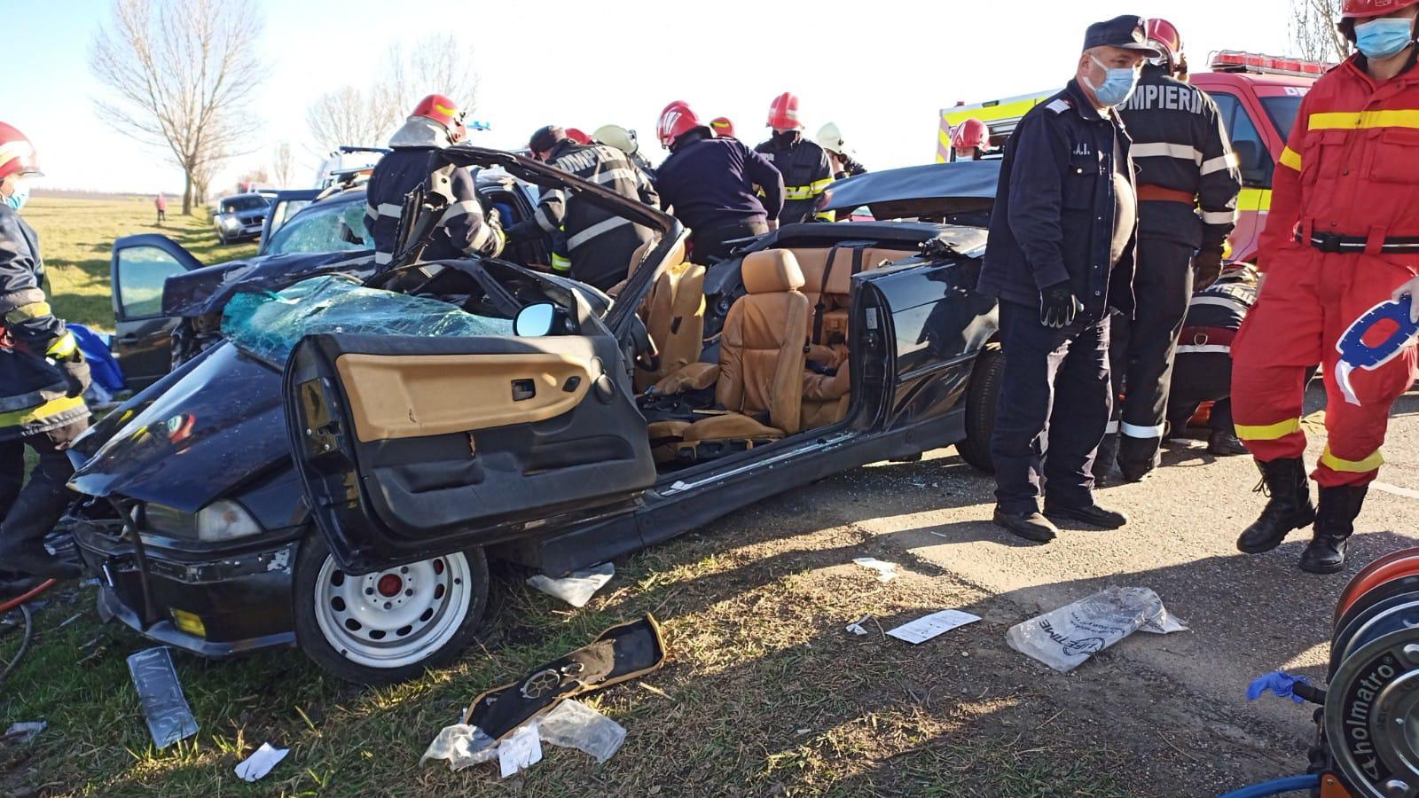 Accident grav la Bacău. Trei oameni au murit, alți doi sunt răniți grav