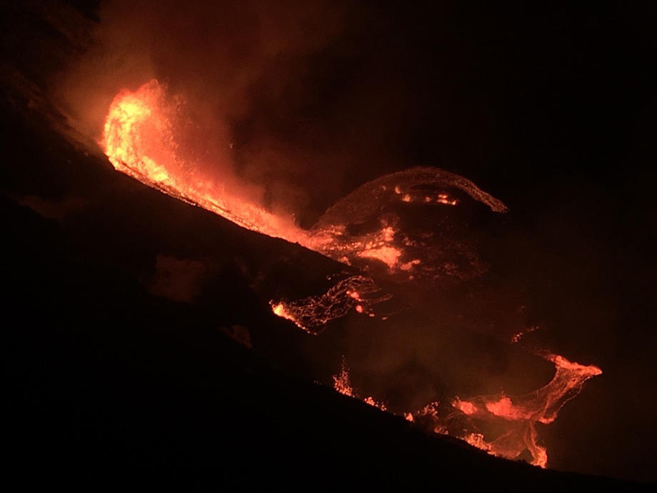 VIDEO | Vulcanul Kilauea a erupt.  Mii de oameni au fost evacuaţi din Hawaii