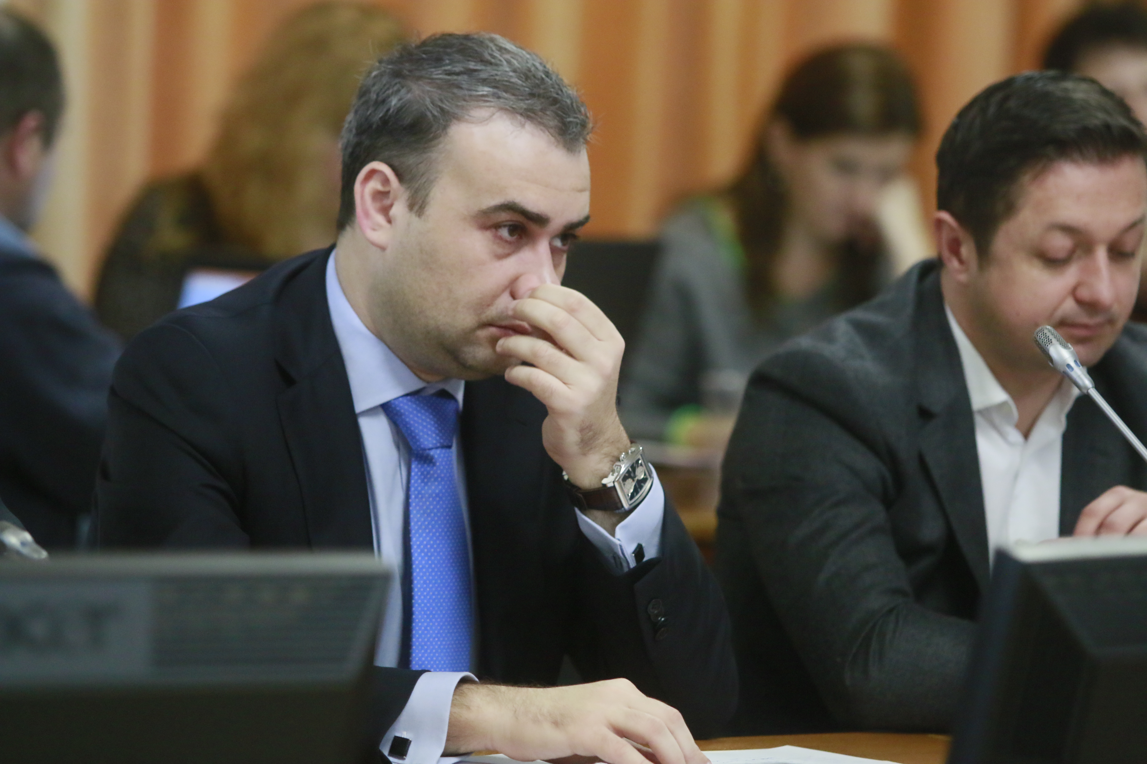 Atunci și Acum: Darius Vâlcov a intrat în politică sub aripa lui Traian Băsescu și a ajuns ”creierul” guvernării PSD-ALDE