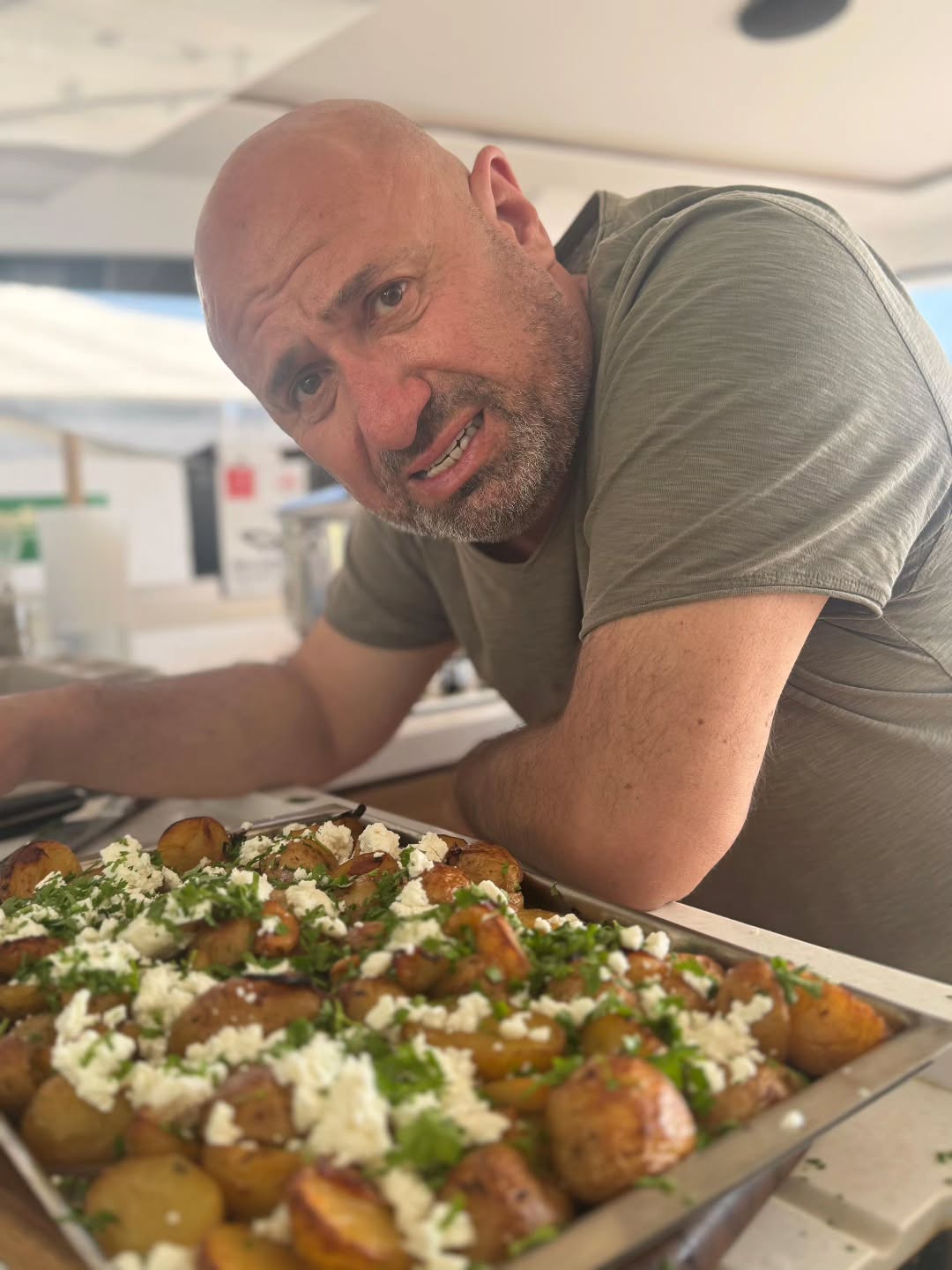 Când își deschide Cătălin Scărlătescu restaurantul din Zanzibar: „Am cumpărat localul. Încă nu e gata”. E asociat cu Cătălin Cazacu