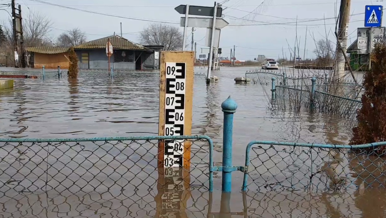 VIDEO&FOTO. Pagube uriașe după inundațiile din Teleorman. Sute de gospodării sunt afectate. Oamenii, evacuați din calea apei