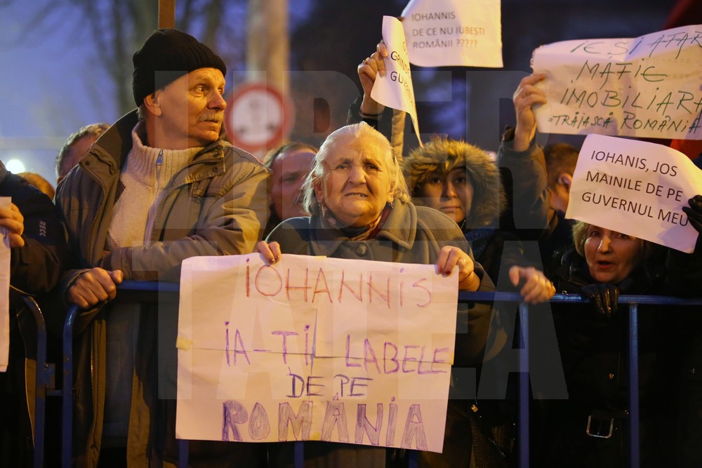 UPDATE. Contramanifestație în București. PSD se dezice de protestele de la Cotroceni / FOTO&VIDEO
