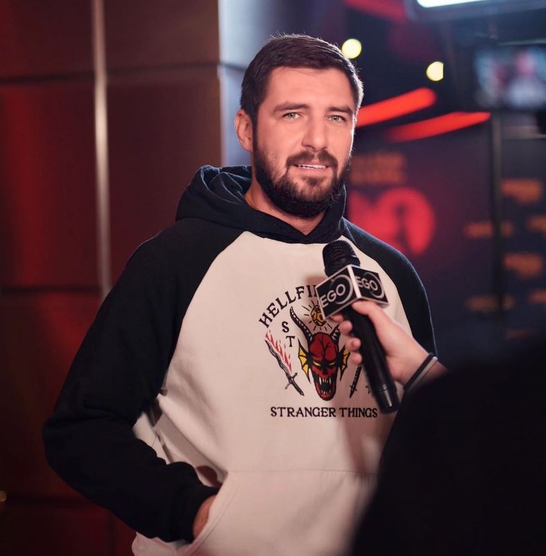 Cătălin Cazacu, săruturi pătimașe cu o blondă. Cum a fost surprins pe litoralul românesc, după despărțirea de Ramona Olaru