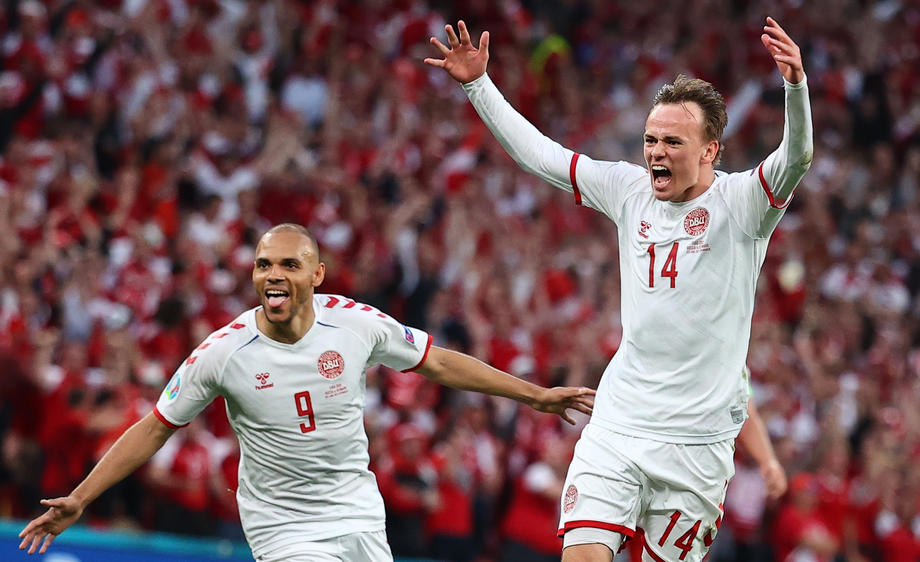 Danemarca s-a calificat în optimile Euro 2020, după o victorie clară în fața Rusiei. Cu inima pentru Eriksen