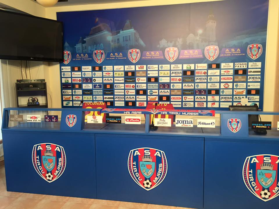 Vicecampioana ASA și-a prezentat vedetele: Adi Mutu și George Țucudean. ^Deși admite că e praf fizic, Mutu își faultează rivalii / GALERIE FOTO