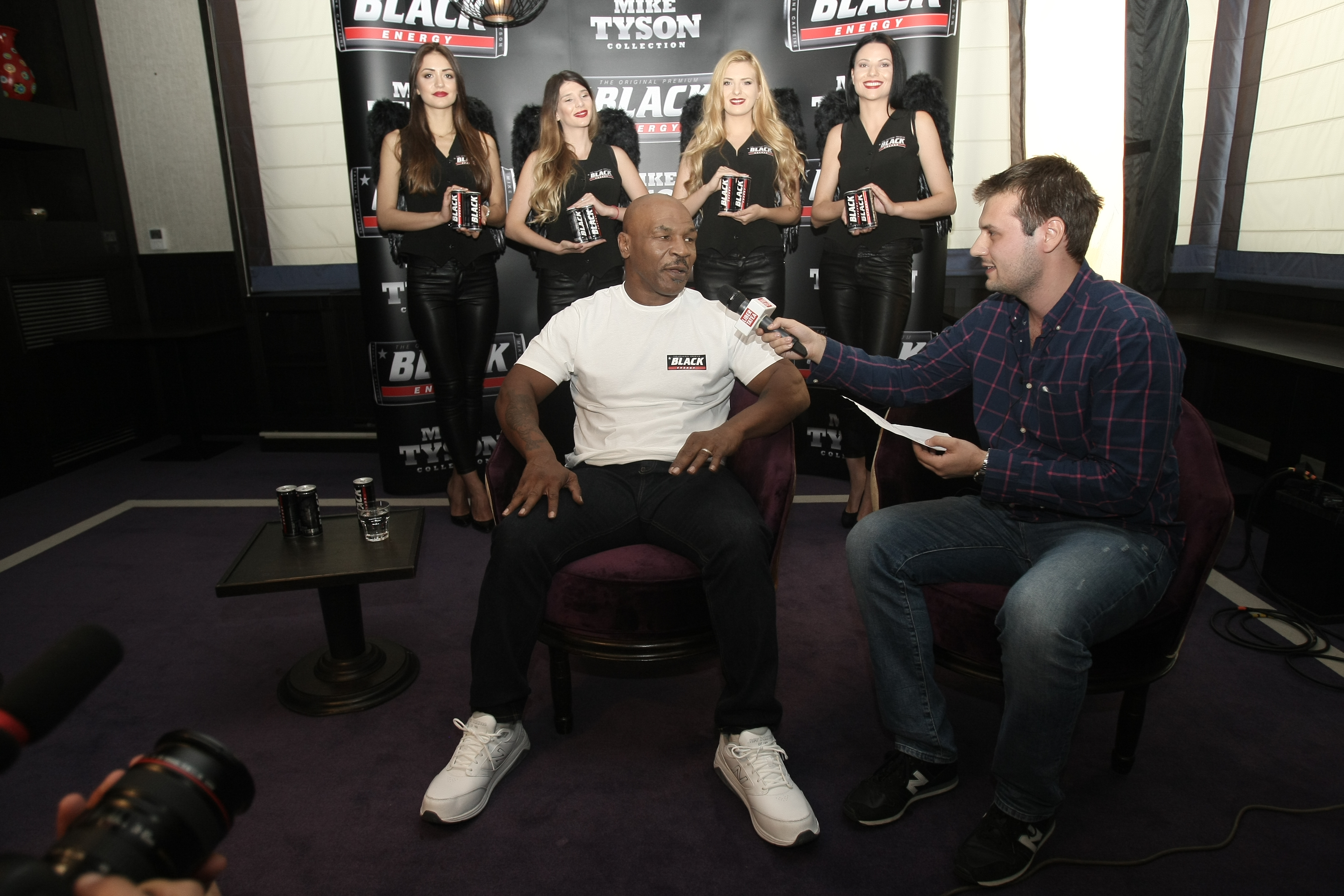 Mike Tyson, încă o întâlnire la nivel înalt. Prințul Paul și-a adus fiul să-l cunoască / FOTO EXCLUSIV