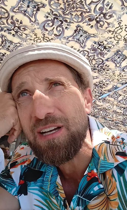 Dani Oțil nu a fost lăsat să intre într-un restaurant din Marbella din cauza ținutei. Cum era îmbrăcat: „Nu m-am mai simțit așa de când aveam 14 ani”