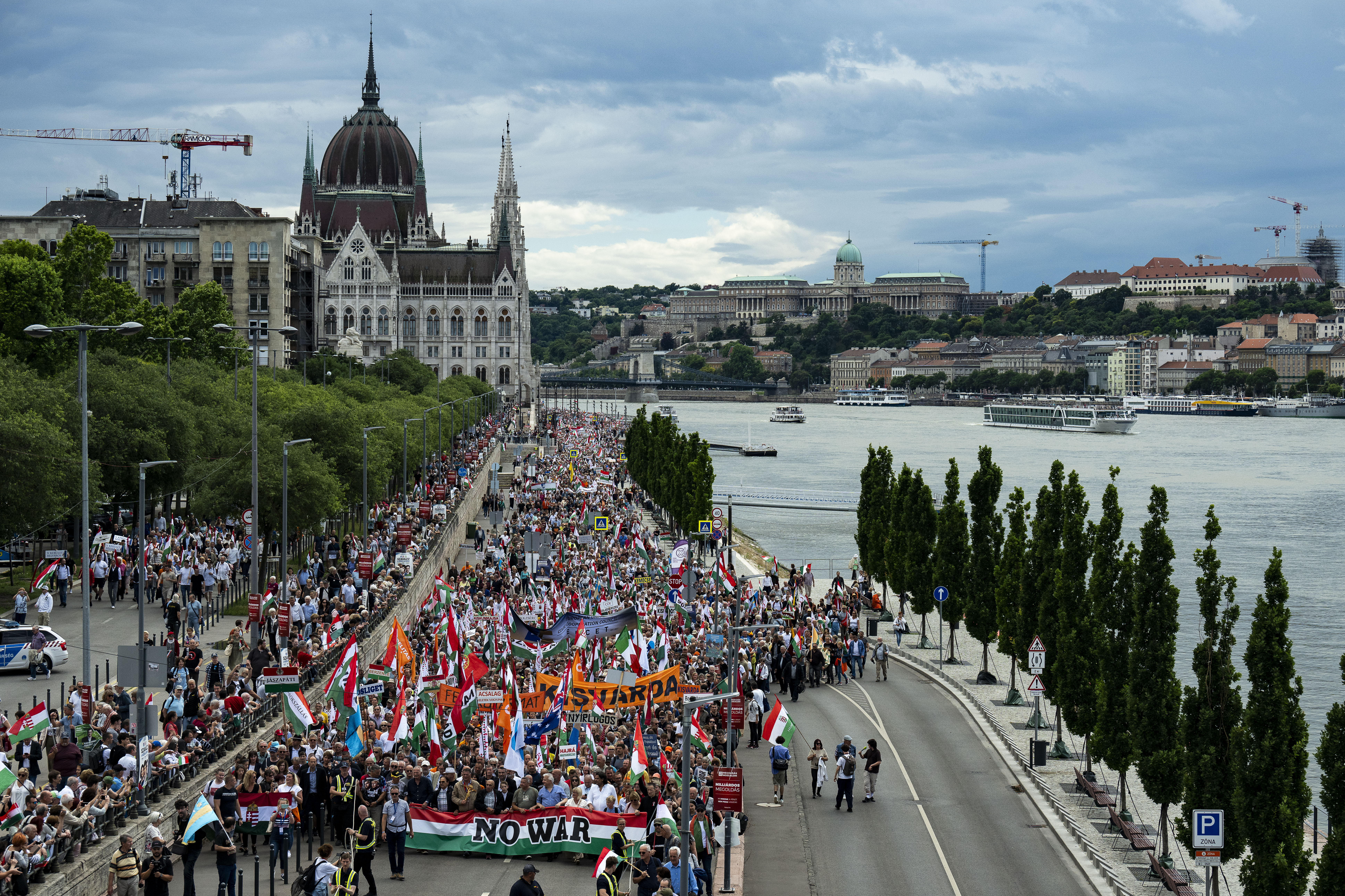 Manifestație pro-Orban cu mii de oameni, la Budapesta. „Europa trebuie împiedicată să se îndrepte spre război”