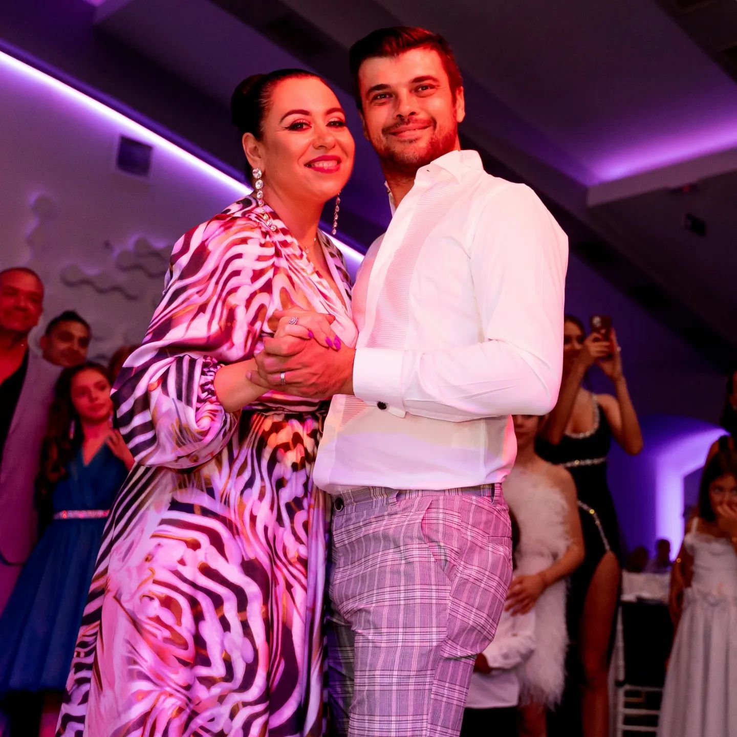 Oana Roman și Marius Elisei au divorțat, dar sunt împreună. De ce nu mai vrea vedeta să se recăsătorească. „M-am lăsat păgubașă”