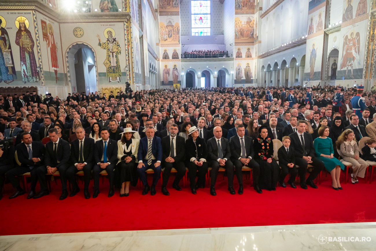 Cum arată Catedrala Mântuirii Neamului în interior. Imagini transmise de Biserica Ortodoxă, pentru că presa a fost interzisă