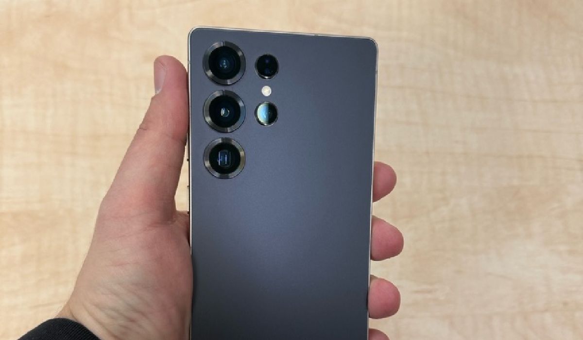 Review Samsung Galaxy S25 Ultra: Are vreun sens sau nu să-l cumperi dacă ai deja S24 Ultra?