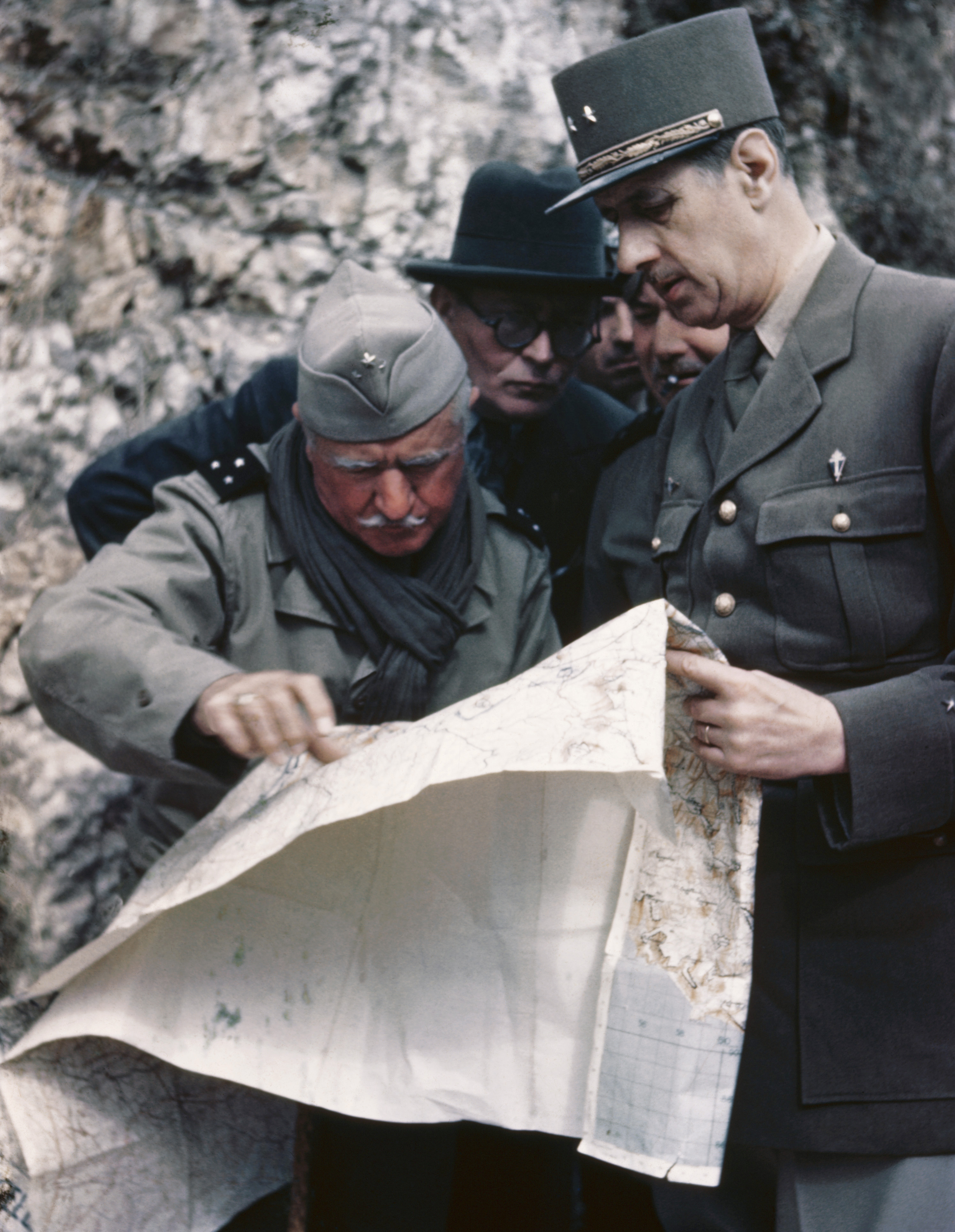 La istoricul Laurent de Gaulle, strănepotul lui Charles de Gaulle, la hanul deschis în Valmondois, în casa părintească: „Generalul a fost în această grădină, la nunta părinților mei”