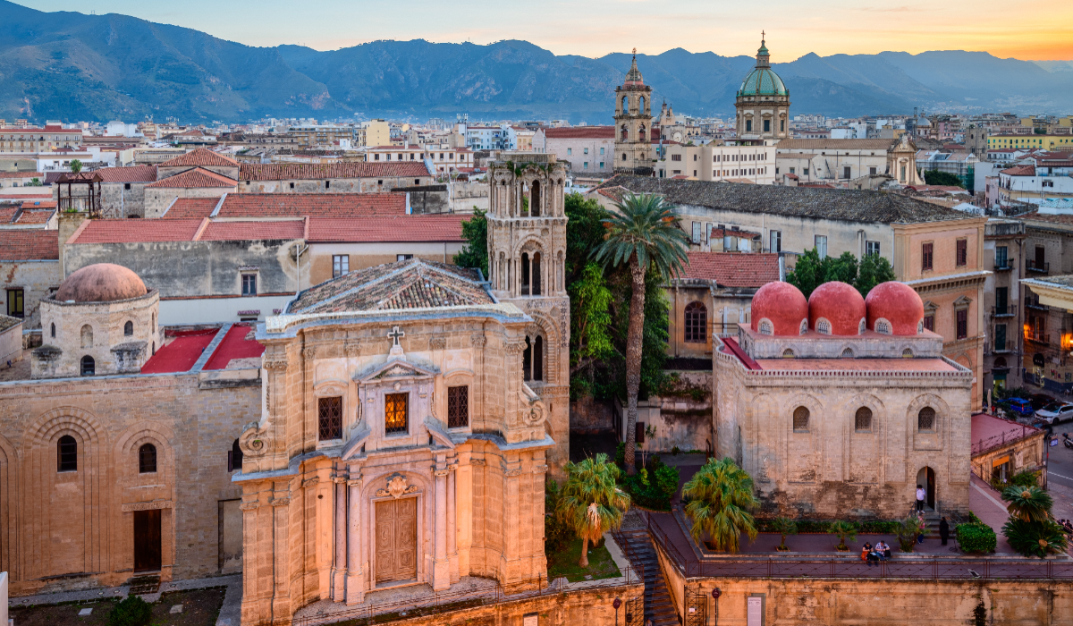 Orașul din Italia care se vizitează la pas: este mai ieftin și mai frumos ca Roma sau Barcelona
