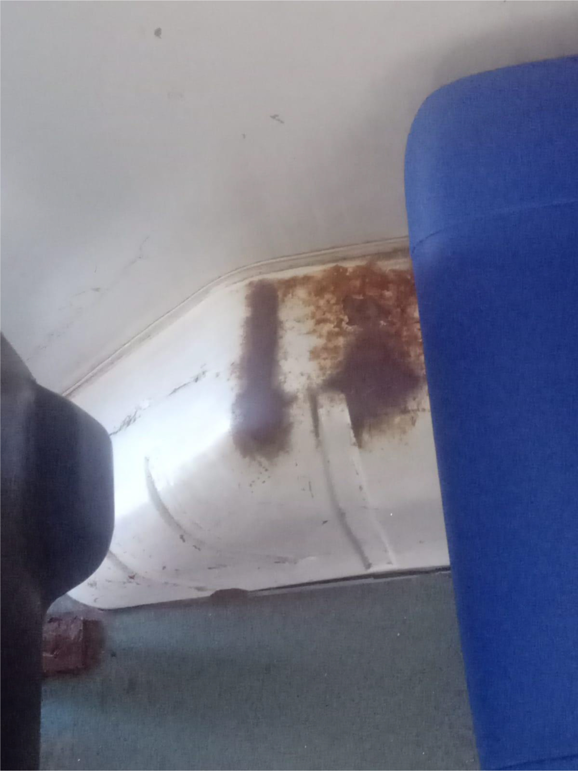 Medicii și personalul de la Salvare din toată țara ne-au trimis imagini cu ambulanțele preistorice, cu un milion de kilometri la bord