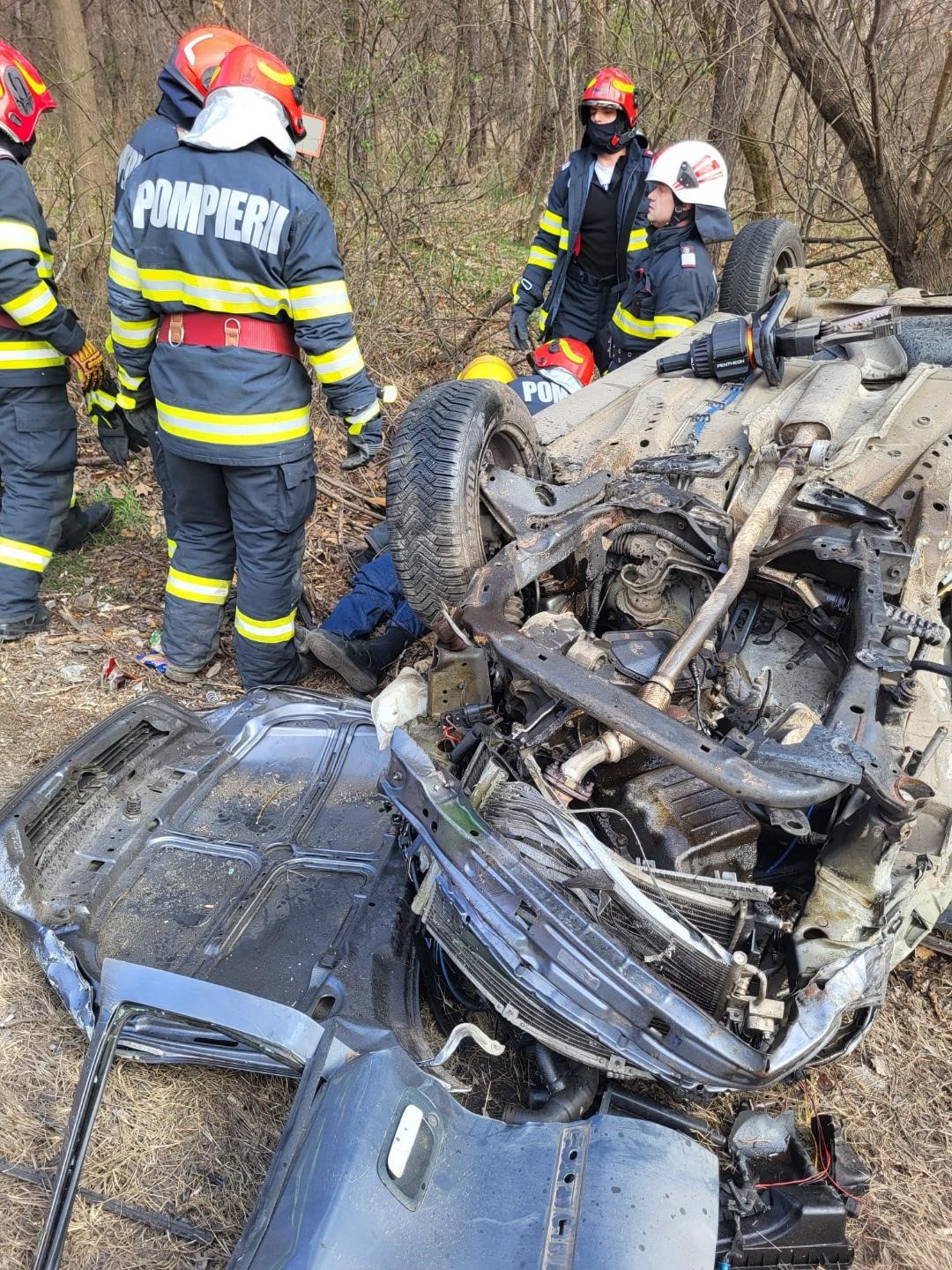 Accident cu patru mașini, pe DN2, la Sintești. O persoană a murit, alte cinci au fost rănite. A fost activat planul roșu de intervenție