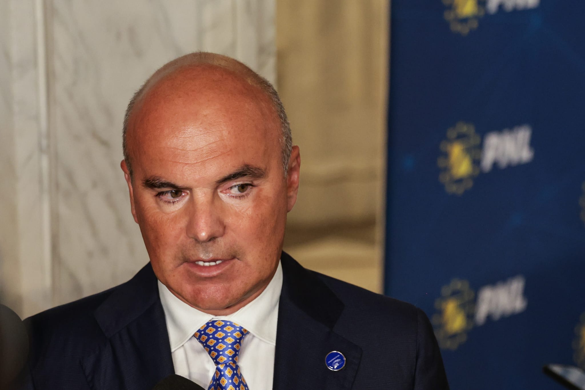 Conducerea PNL a respins cu un vot zdrobitor susținerea Guvernului Veștea și-i amenință cu excluderea pe partizani / „Nu îmi depun mandatul”