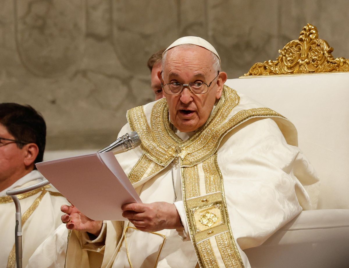 Papa Francisc a deplâns, la slujba de Înviere, indiferența din societate și „vântul rece al războiului”