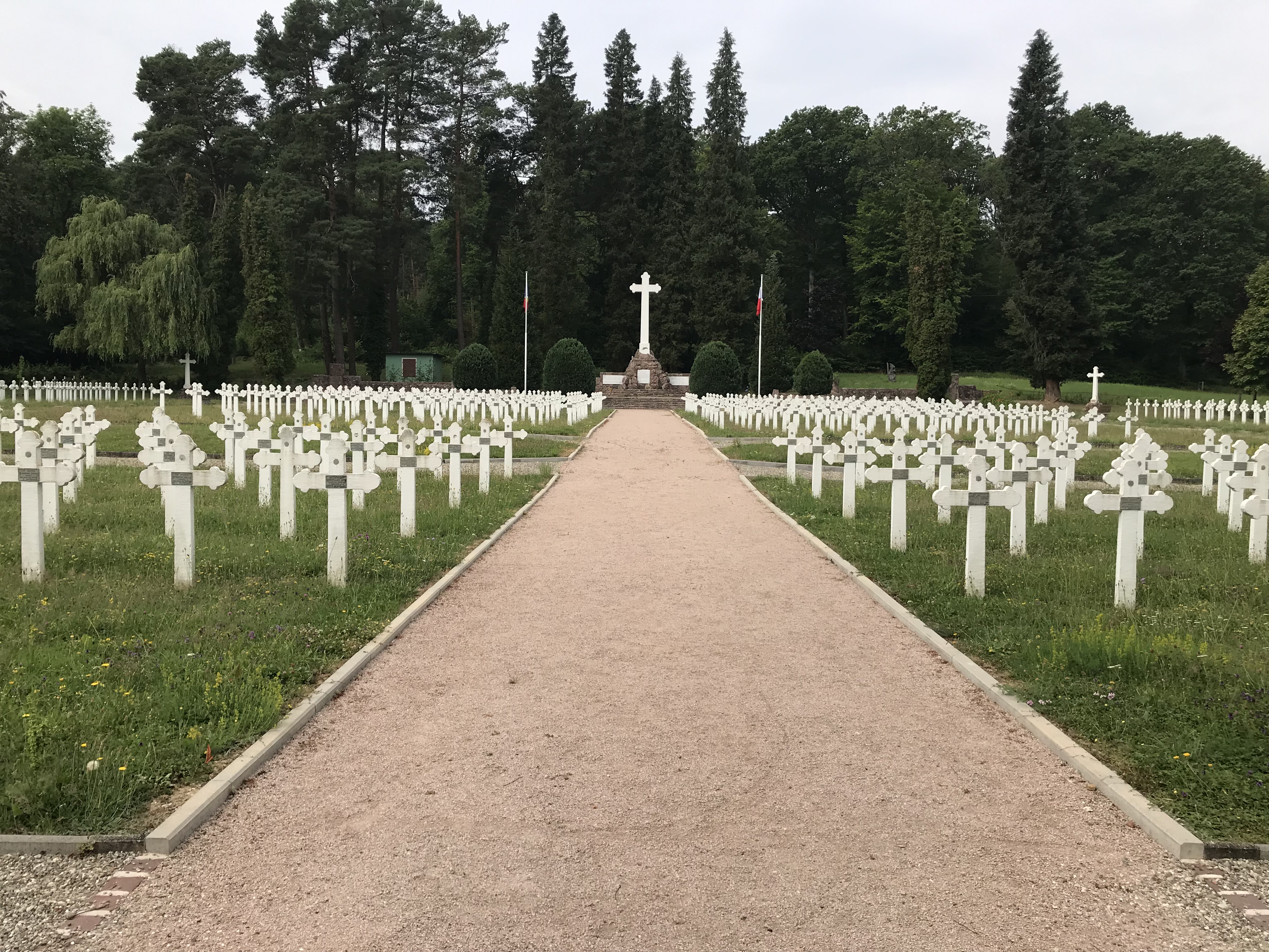 Reportaj la cea mai importantă necropolă din Franța cu soldați români care au pierit în Primul Război Mondial. „Sacrificiul lor nu a fost inutil pentru România de azi”