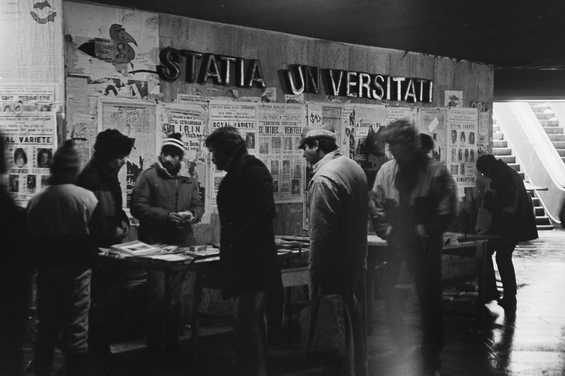 Bucureștiul liber de acum 30 de ani, fotografiat de un japonez aventurier: “Am văzut mulți oameni frumoși și liberi în acele zile”