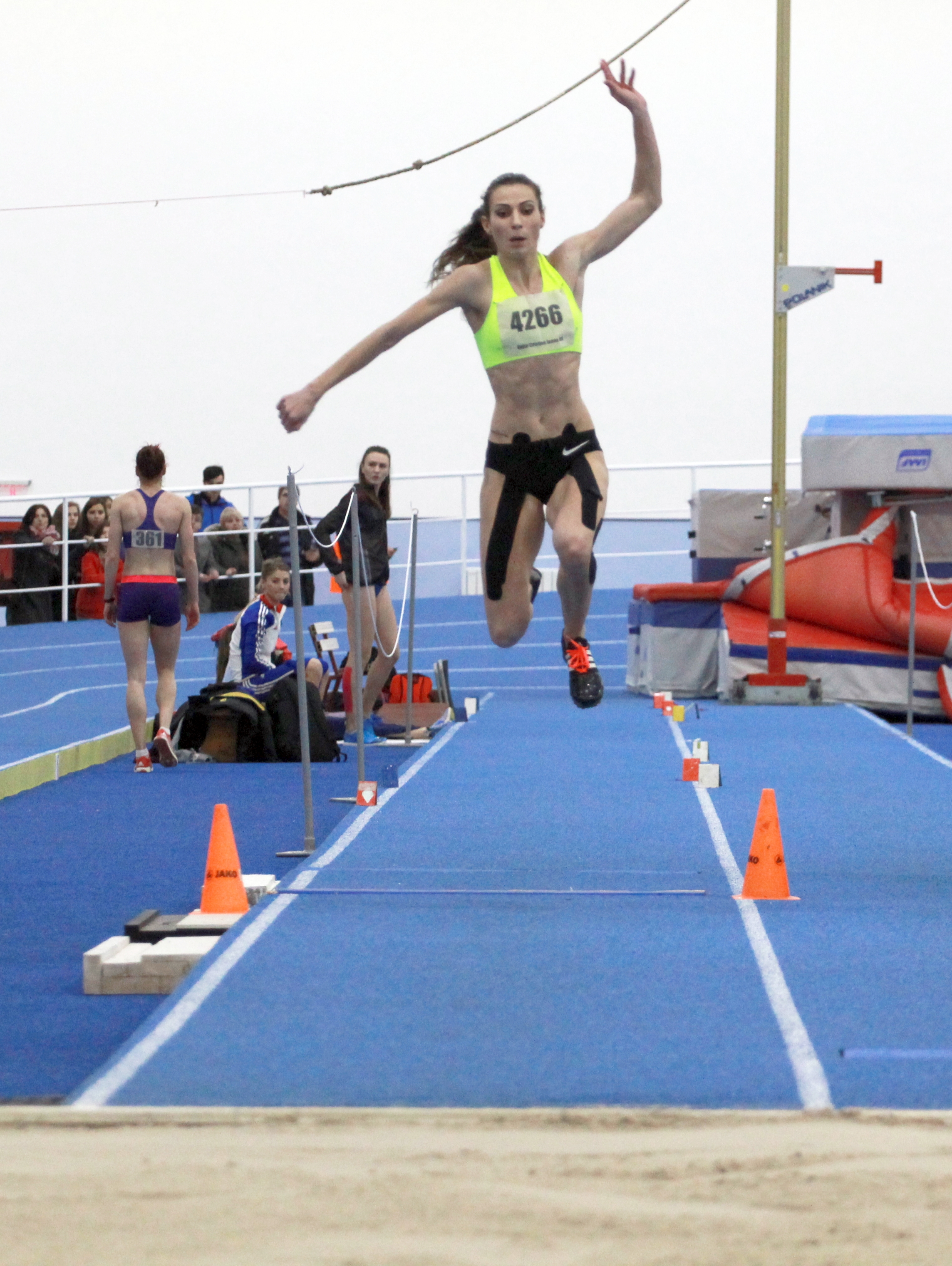 Cristina Bujin are șanse mari să prindă podiumul la CE indoor / GALERIE FOTO
