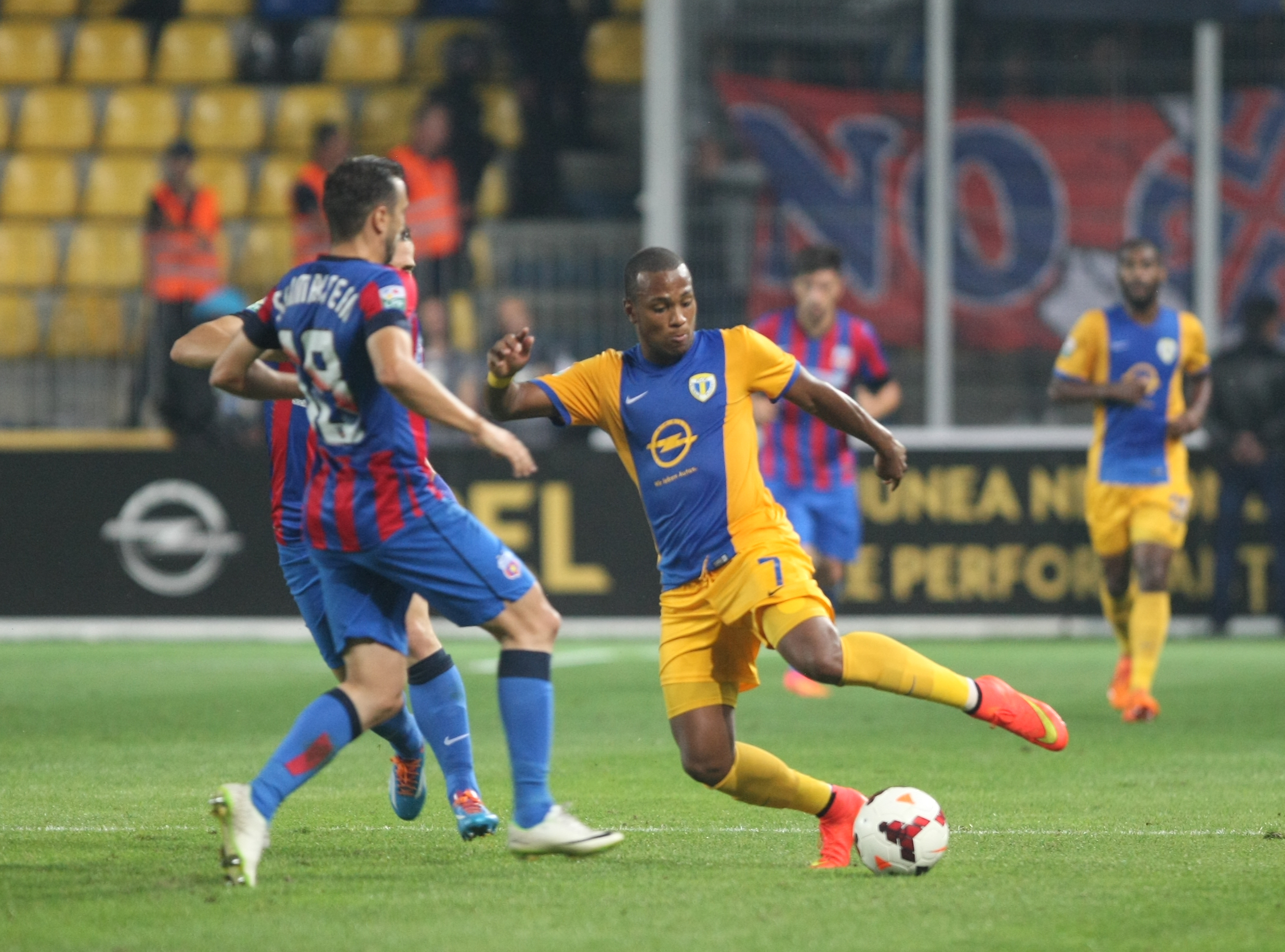 FOTO&VIDEO / Petrolul - Steaua 2-3. Meci senzaţional pe ”Ilie Oană”
