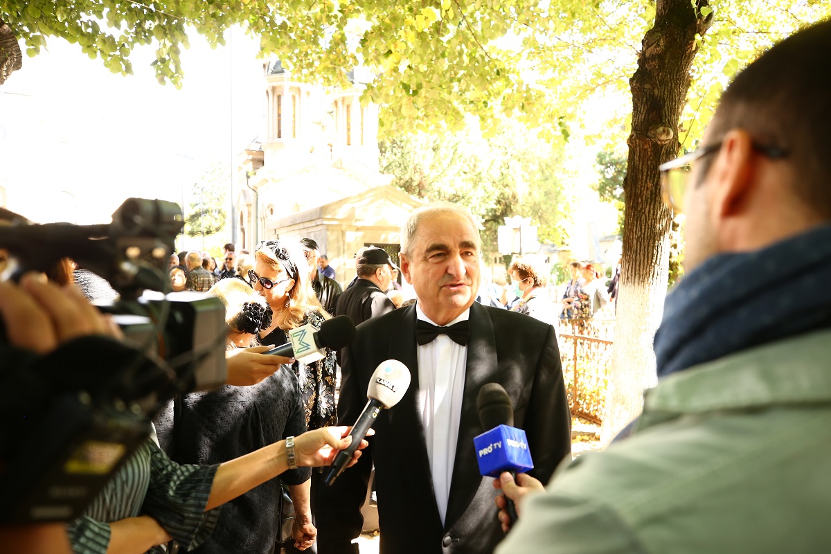 Mirela Vaida și Vasile Muraru, printre actorii care au fost la înmormântarea lui Alexandru Arșinel: „El a fost mai mult decât un prieten, a fost un model”