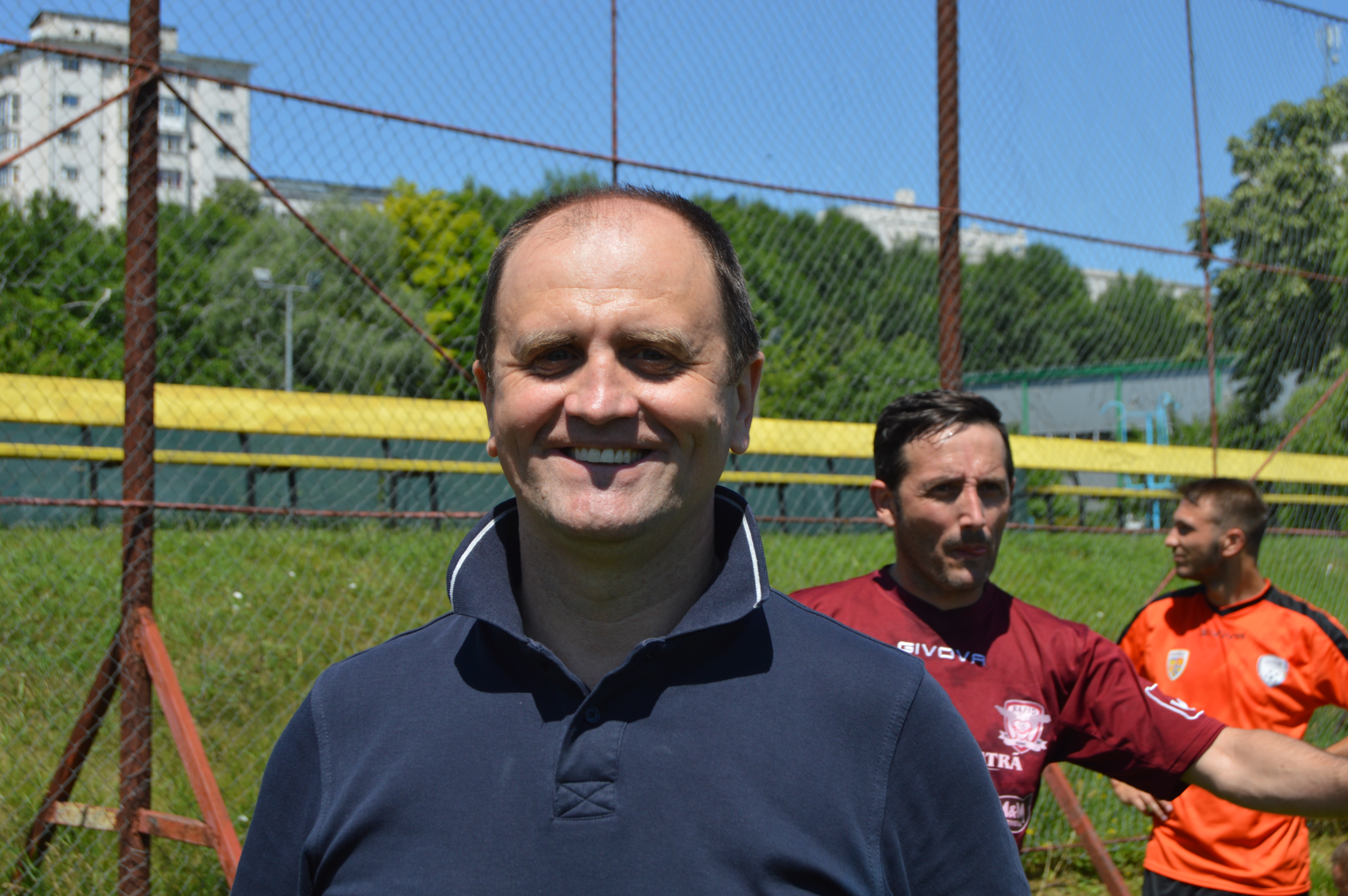 FOTO/ Ultimul film al lui Corneliu Porumboiu, ”Fotbal infinit”, transpus în teren pe un stadion din Vaslui