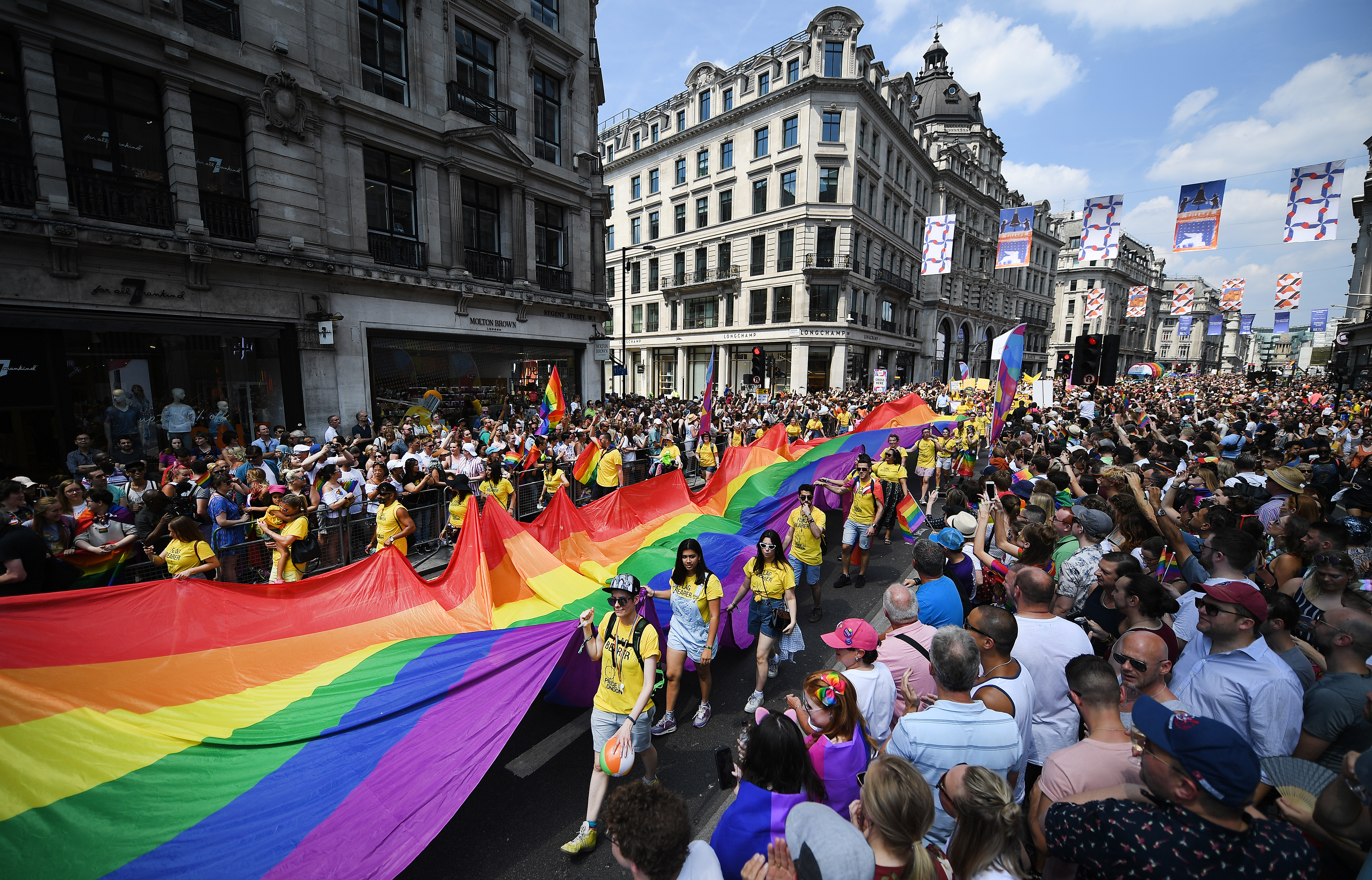 Un milion de oameni au participat, sâmbătă, la Parada Gay de la Londra
