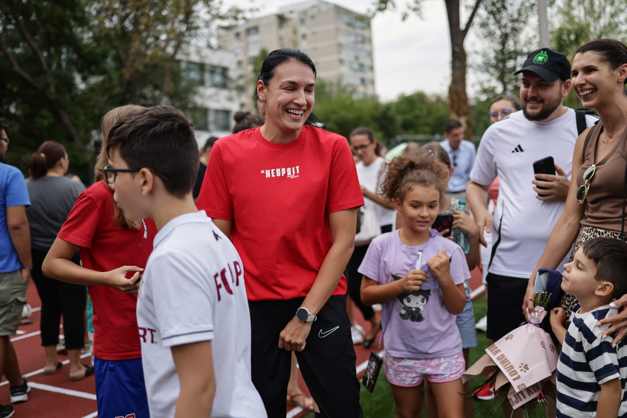 Școala 164 din București a inaugurat cea mai mare bază sportivă, care îi poartă numele campioanei Cristina Neagu