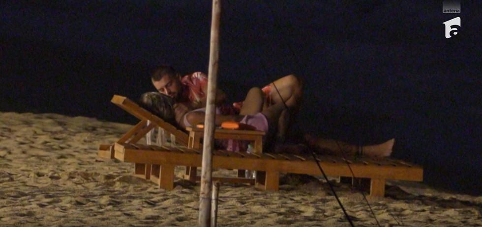 Scenele intime dintre Ella și Teo de la Insula Iubirii 2025, analizate de un psiholog. Ce transmite comportamentul celor doi | EXCLUSIV