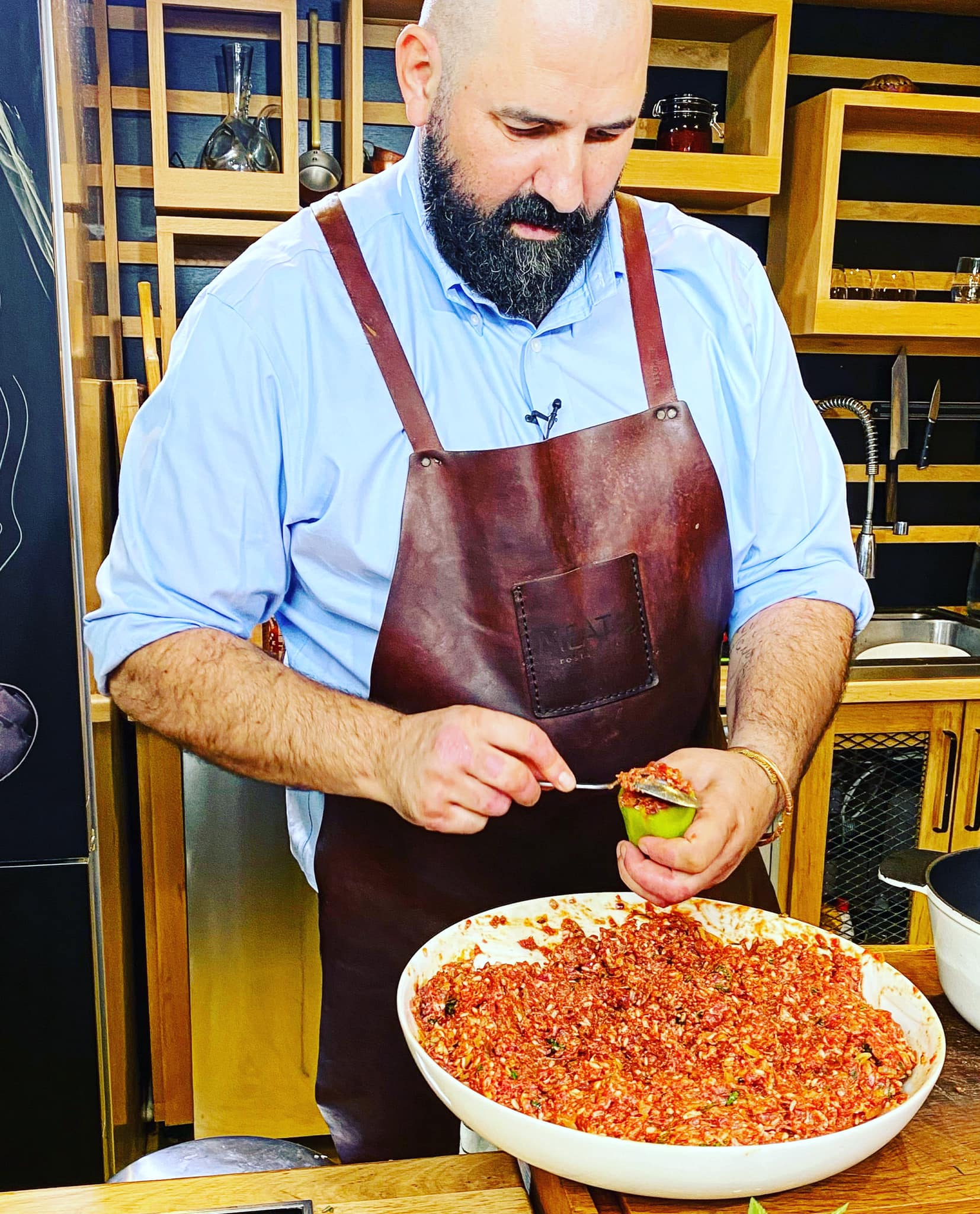 Ce a pățit chef Adi Hădean după ce a consumat unul dintre cele mai populare alimente. Fostul jurat de la MasterChef trage un semnal de alarmă