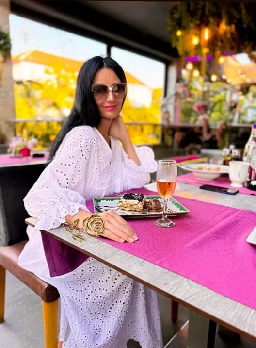 Cea mai recentă imagine cu Silvia Chifiriuc și Petre Roman a stârnit reacții neașteptate. Cum au fost surprinși la Iași. „O pereche minunată”