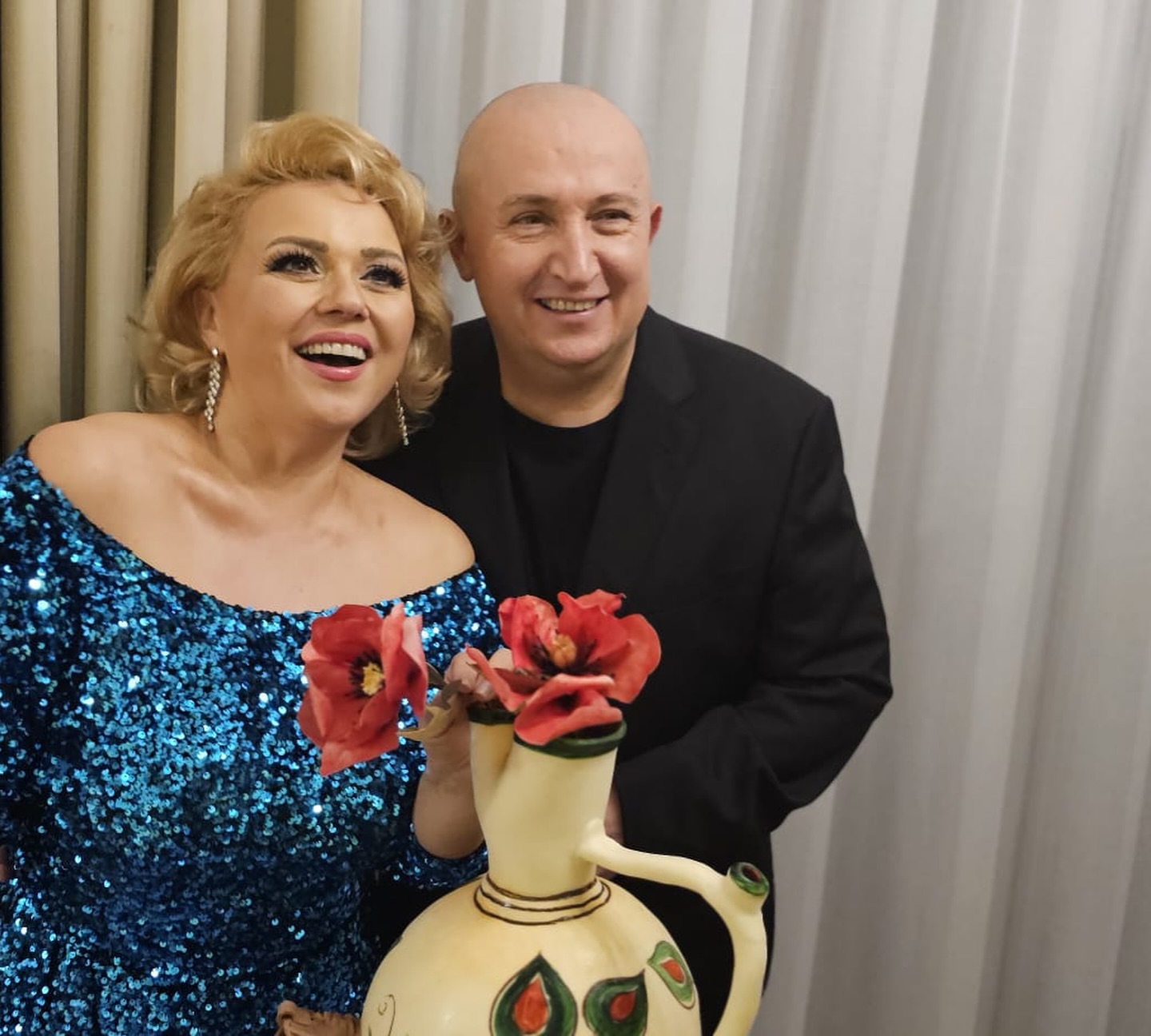 Câți bani primesc vedetele din România pentru a apărea în reclame: „Și marile staruri de la Hollywood procedează așa”