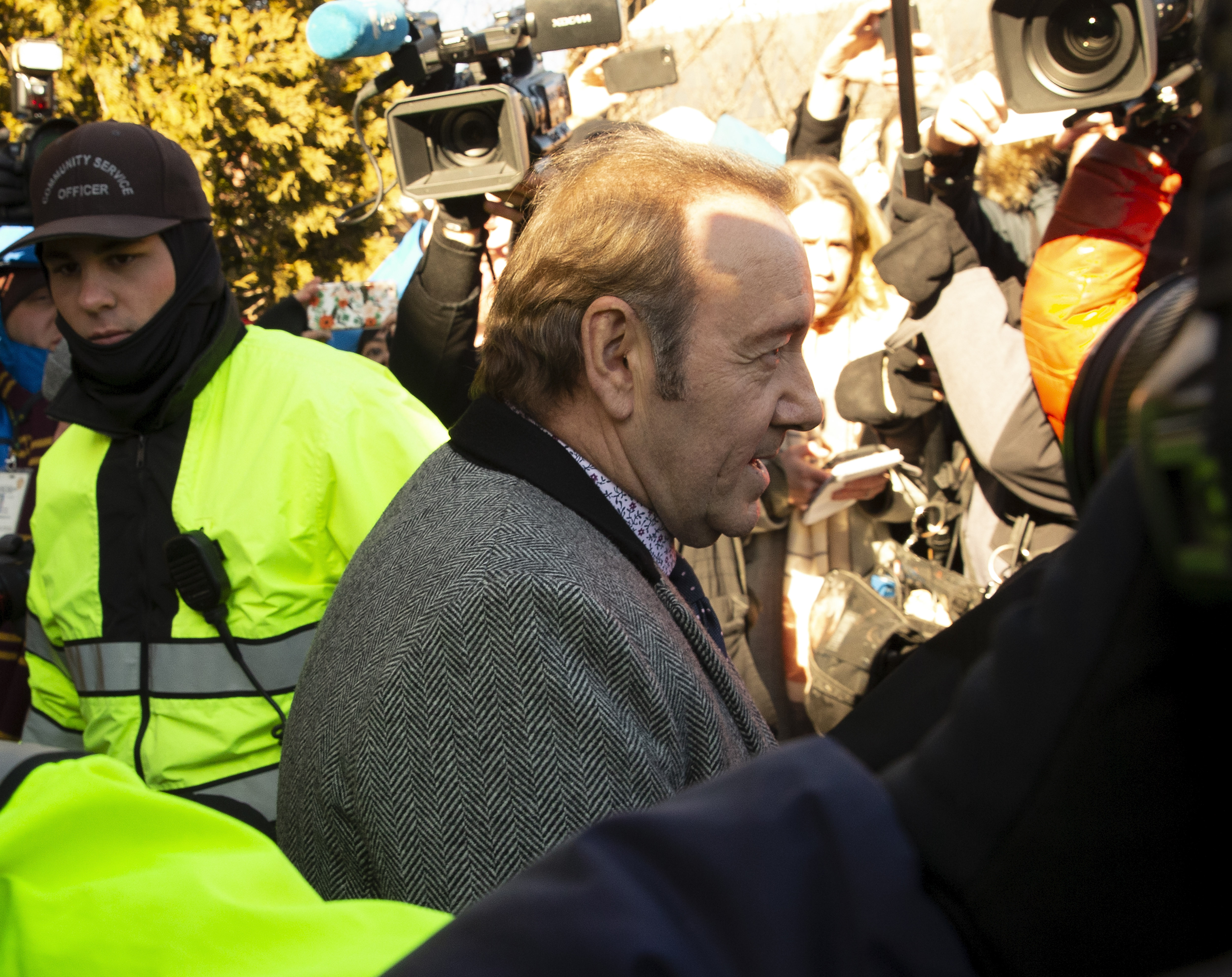 FOTO | Kevin Spacey a pledat nevinovat în fața judecătorilor. Actorul a fost pus sub acuzare pentru că ar fi pipăit un adolescent