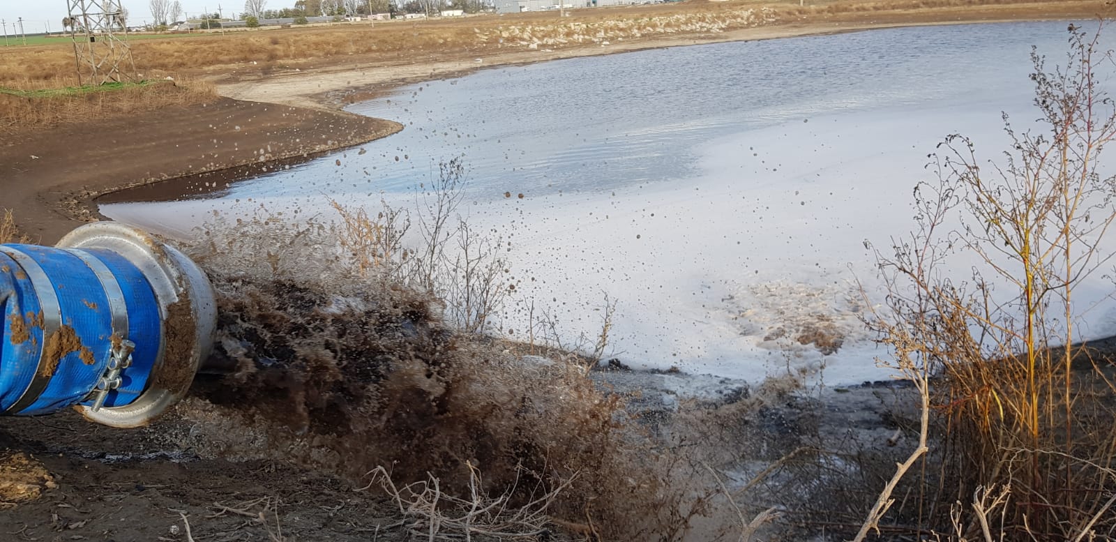 UPDATE | Copilul de 8 ani din Constanța, de negăsit de trei zile. Pompierii îl caută într-un bazin cu dejecții