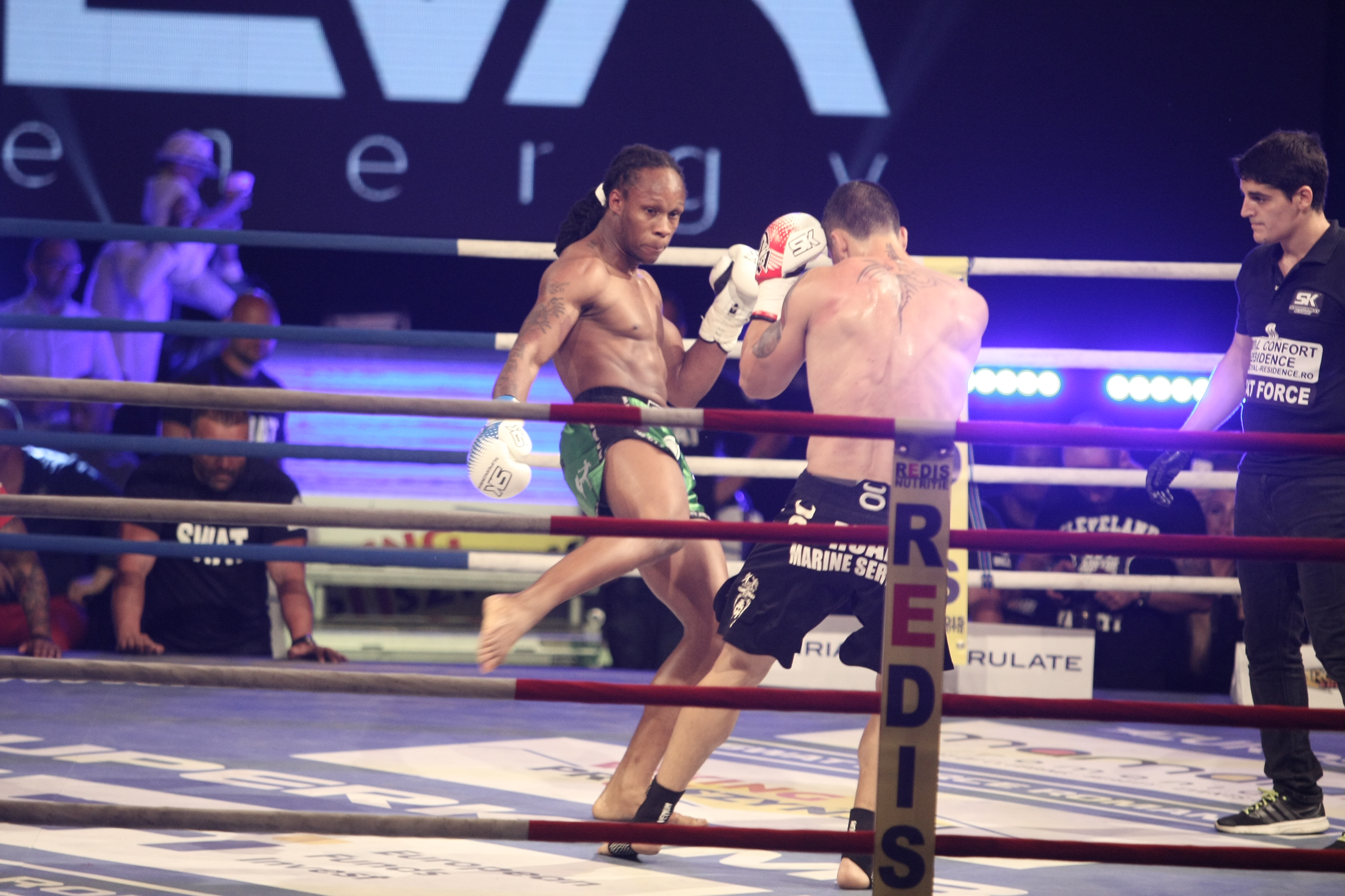 Superkombat. Seară cu pumni și cu picioare, dar nu de domnișoare! Bacary Sagna a venit la show | REZULTATELE GALEI