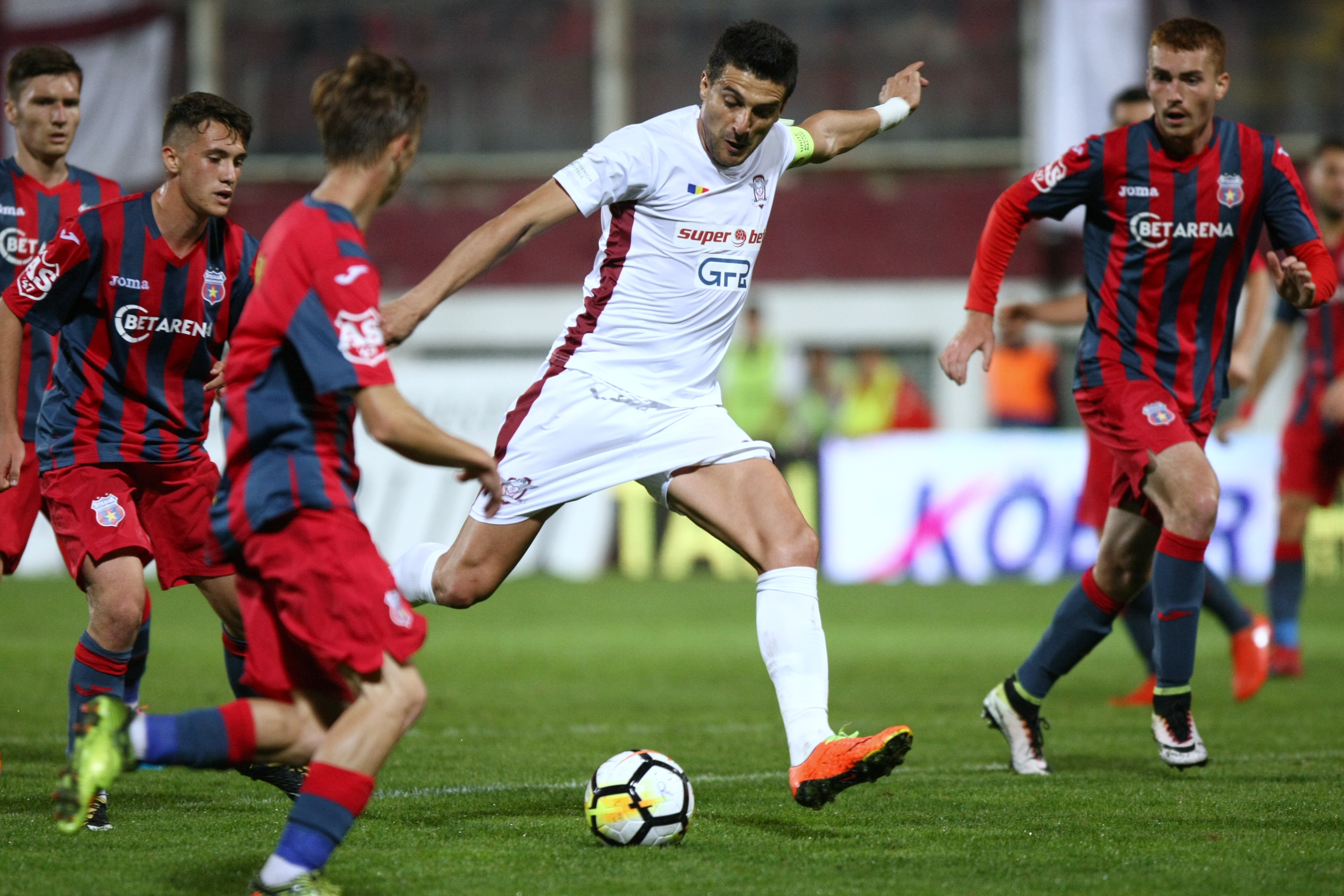 Academia Rapid - CSA Steaua 1-1, în Liga a 4-a. A fost spectacol total în tribune | GALERIE FOTO