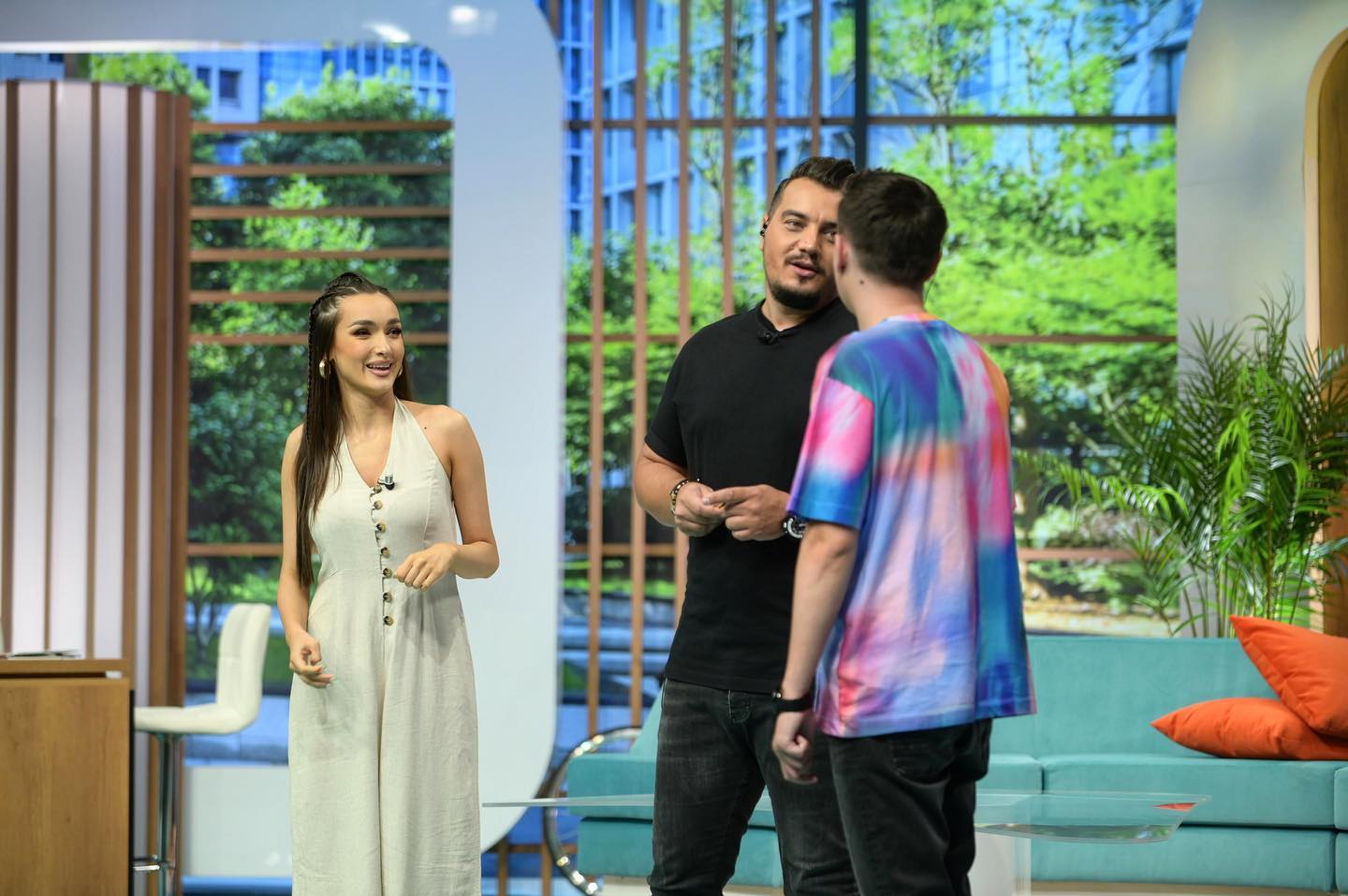 „Dimineața cu noi”, emisiunea prezentată de Bursucu, Viviana Sposub și George Tănase, scoasă din grila de toamnă Kanal D. Ce difuzează postul TV în locul matinalului