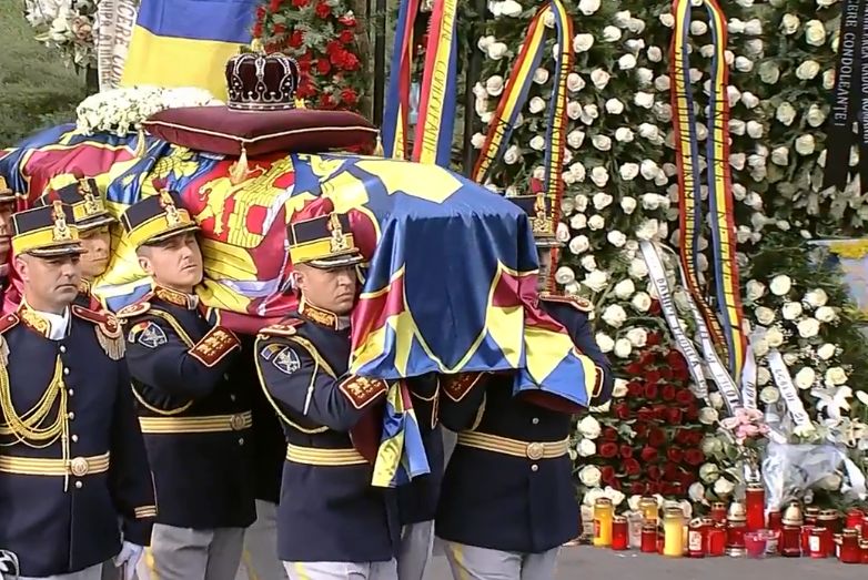 FOTO&VIDEO. România și-a luat rămas bun de la Regele Mihai. Ultimul drum pentru ultimul Rege al românilor