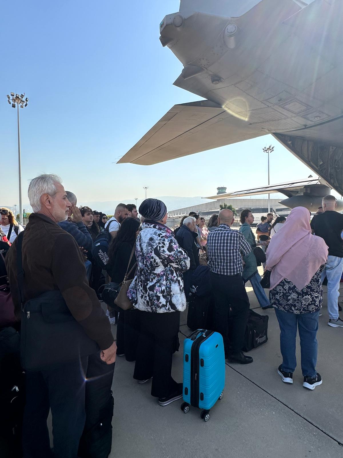 Numărul românilor evacuați din Liban a ajuns la 270, anunță MAE