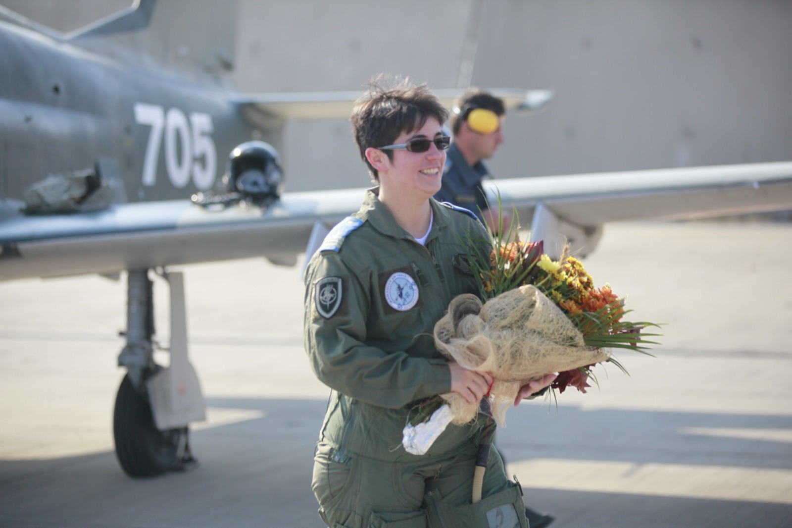 GALERIE FOTO/ Ea este prima femeie din România care a ajuns instructor pe un avion cu reacție. Oana Ardelean a decis să devină pilot încă din clasa a VII-a