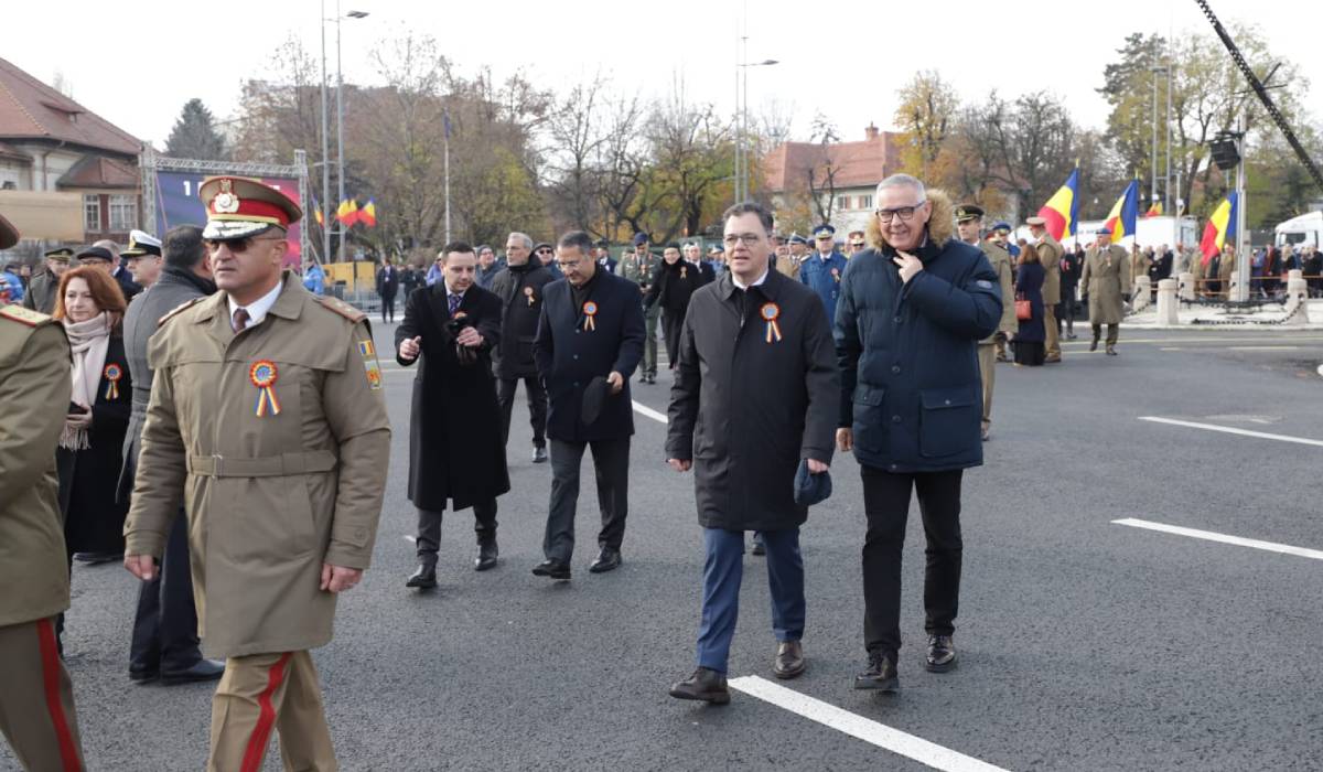 Ce nu s-a văzut la TV de la parada militară de 1 Decembrie, la Arcul de Triumf din București