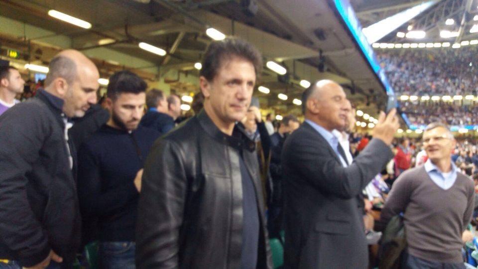 Generația de Aur, întâlnire senzațională la Cardiff. Răducioiu s-a fotografiat cu tatăl lui David Beckham! GALERIE FOTO
