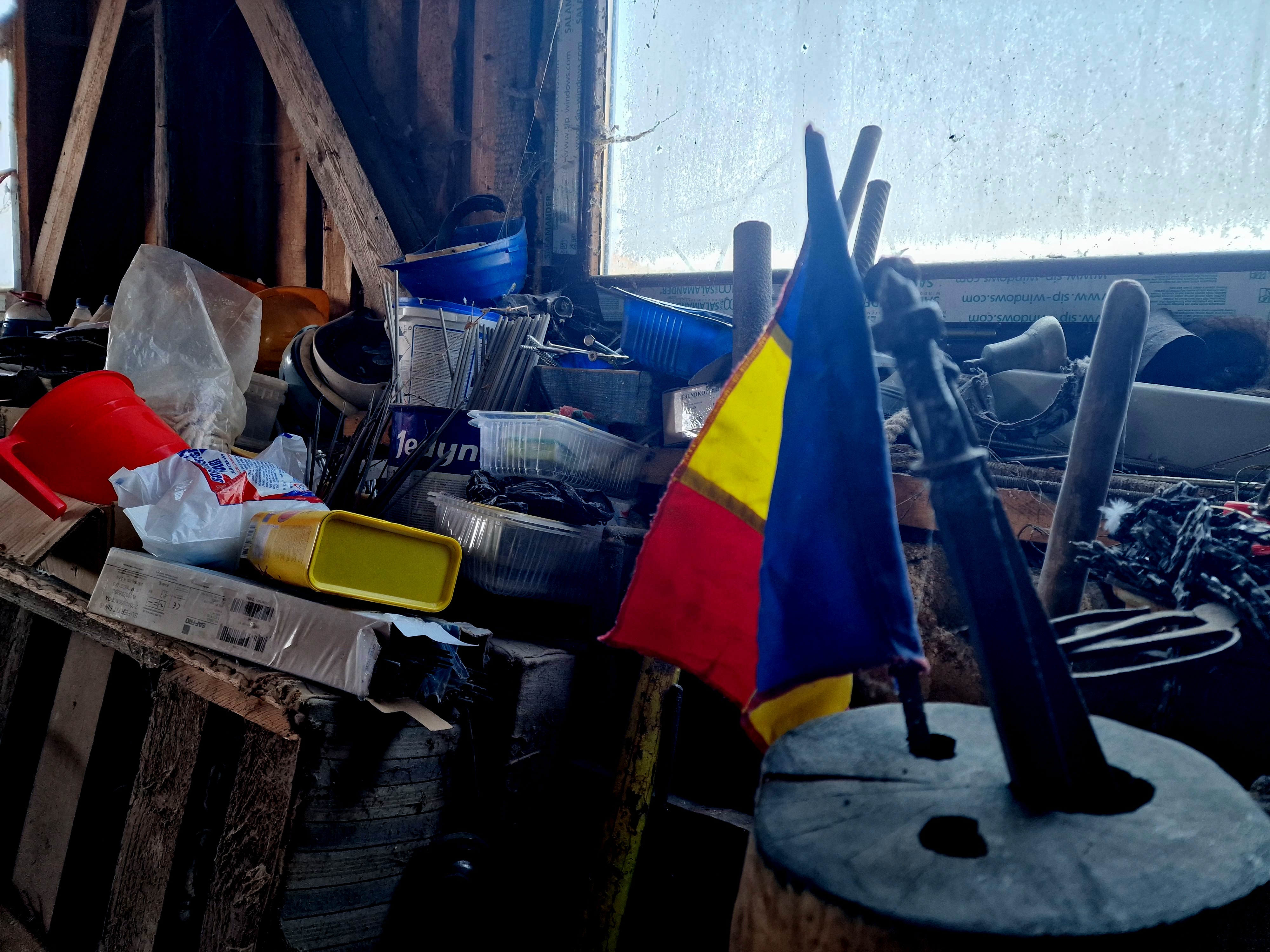 REPORTAJ. Problemele unui antreprenor întors acasă: „Cei de la ISU m-au întrebat: «Dar plan de evacuare cădere meteoriți aveţi?» Glumeau sau nu?”